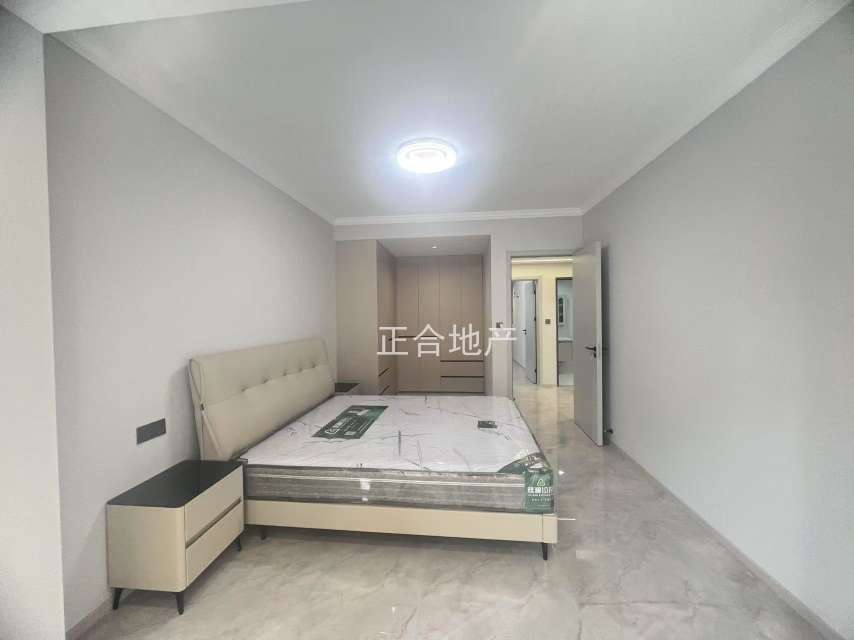 沔街颐和公馆全新精装三房，一天未住，稀缺复试，带超大露台，动静分区，拎包入住！