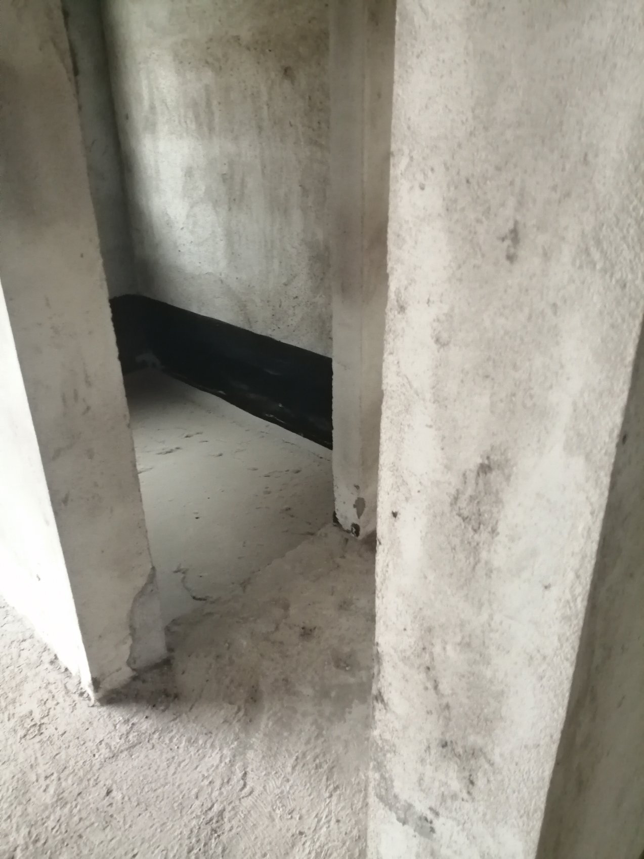 新城一號二期毛坯邊戶，南北通透，證滿二