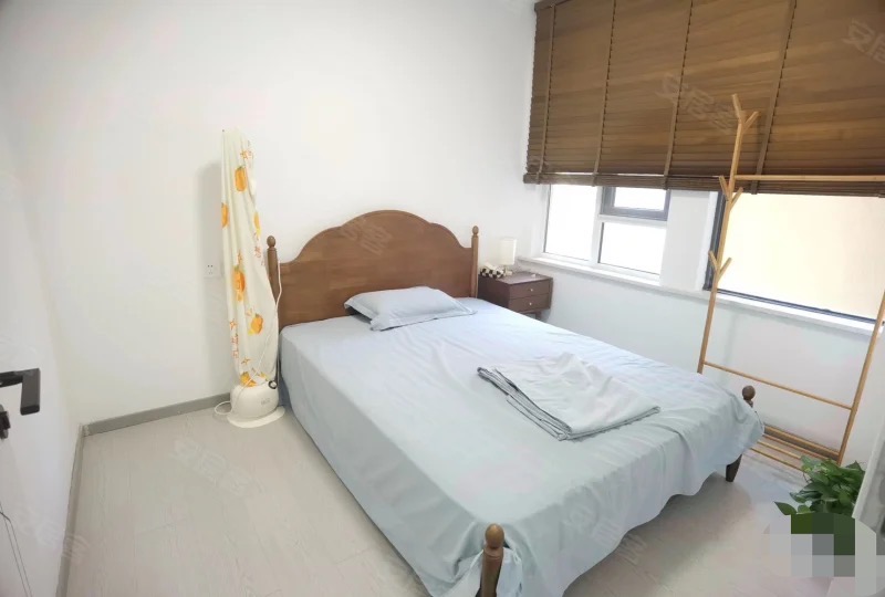 城西，满庭春7期，仙桃xiao学旁，精装三房，拎包入住，诚心出售
