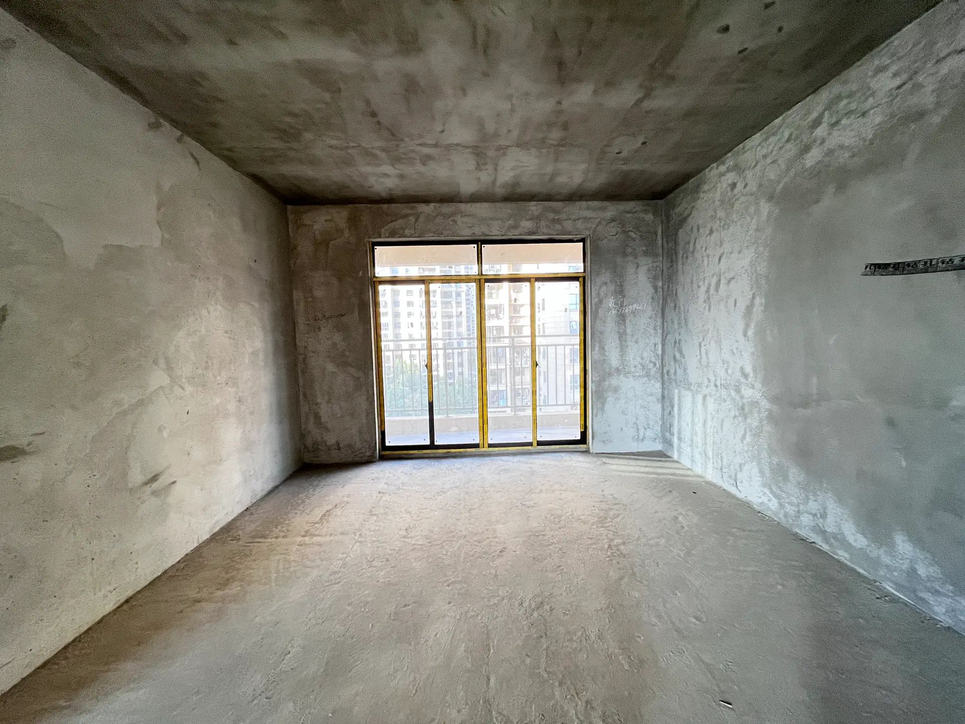 沔阳清华园，小高层，中间好楼层，边户，南北通透，证满二