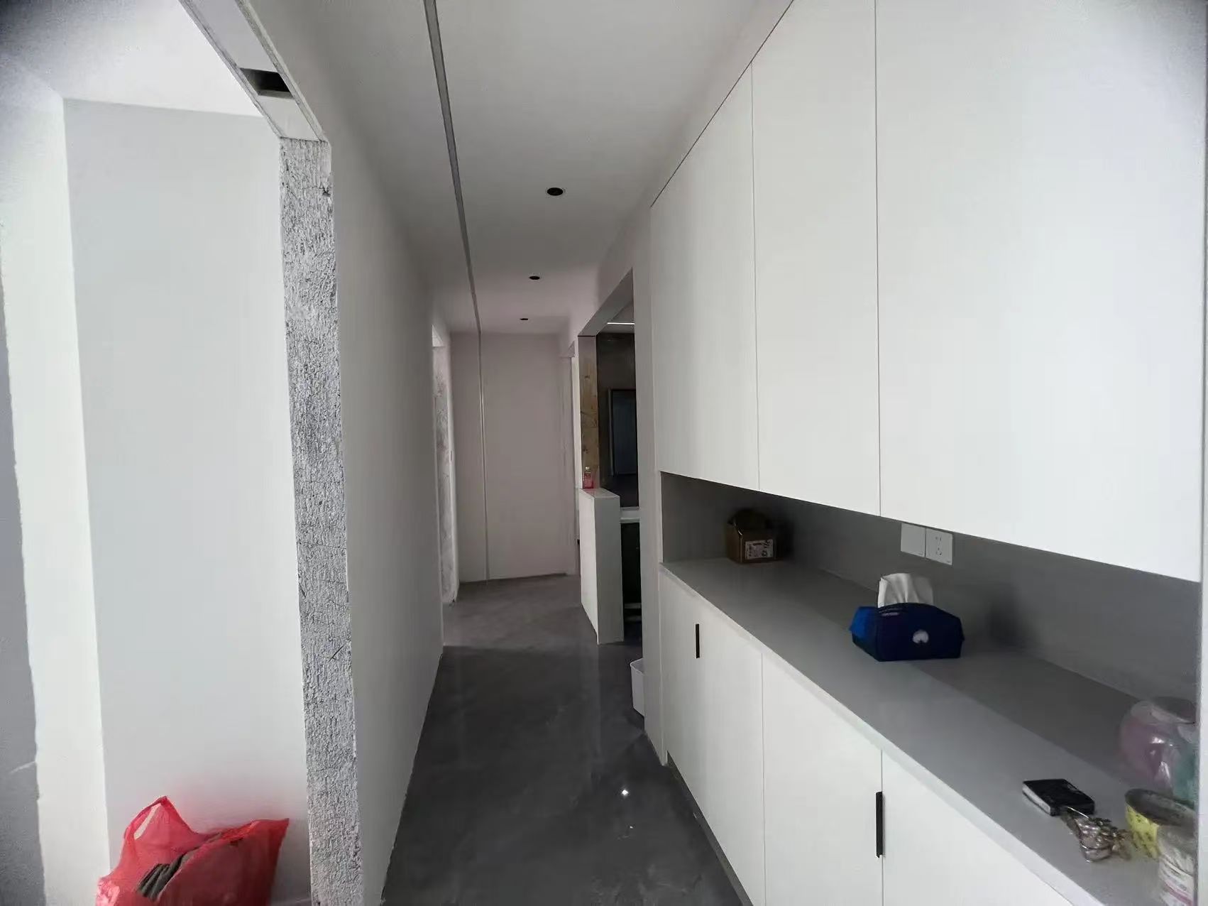 捡漏，诚心出售，城南，次新小区，新三中对面，全新精装三房，好楼层