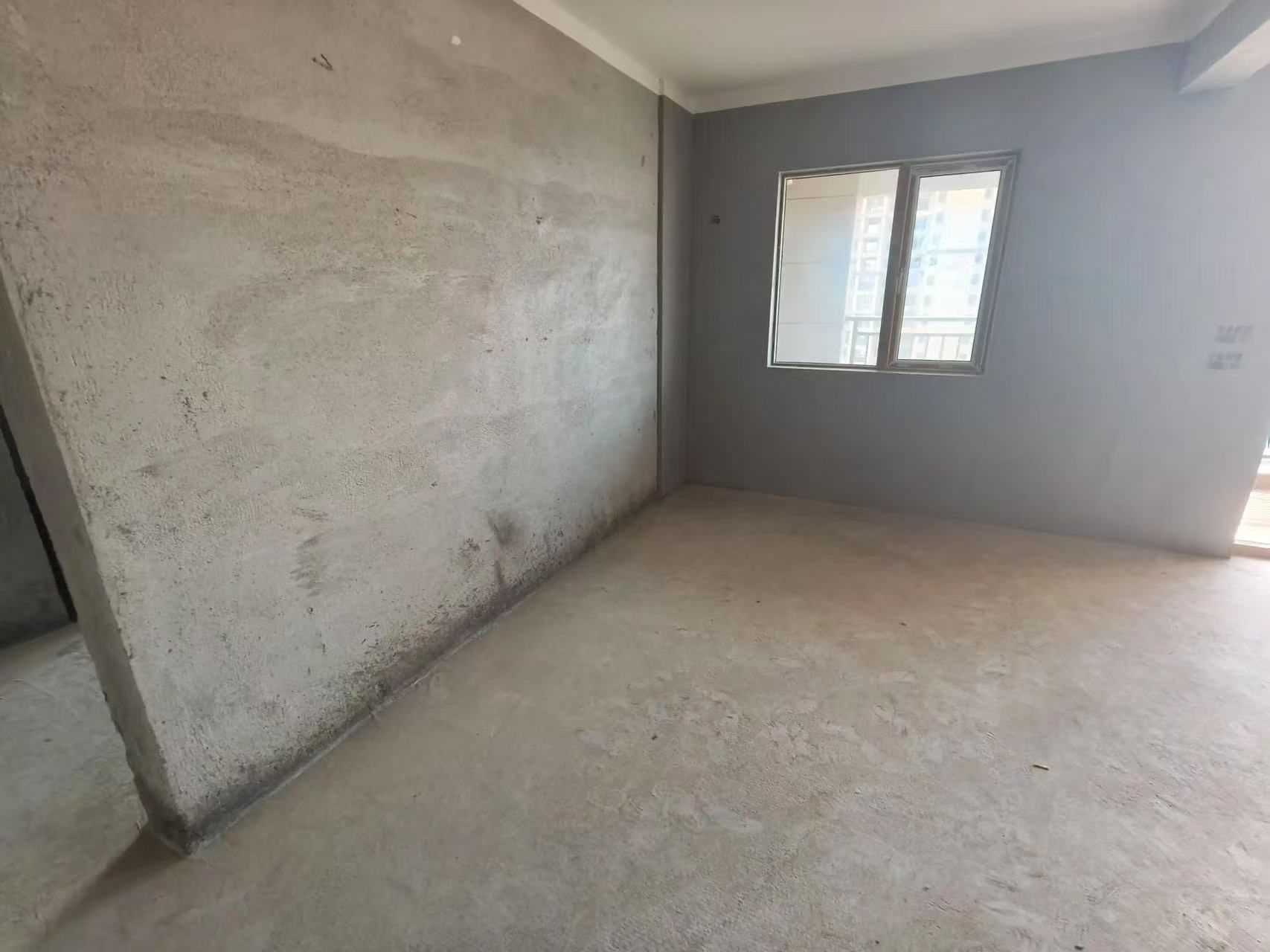 城南，森林国际北苑，精装三房两卫，好楼层，东边户，7米长阳台