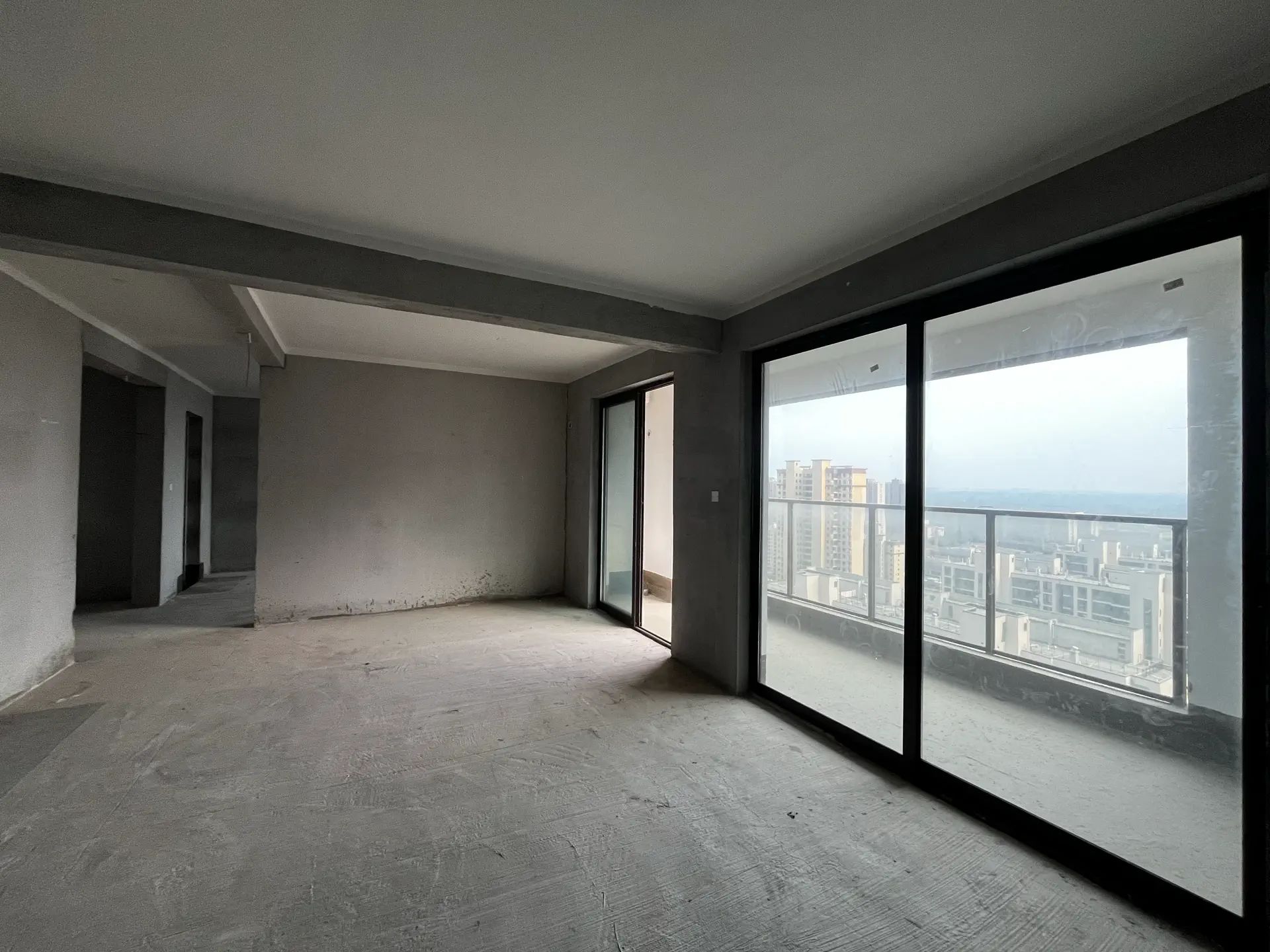 捡漏，吾悦广场，送车位的现房，好楼层，诚心出售