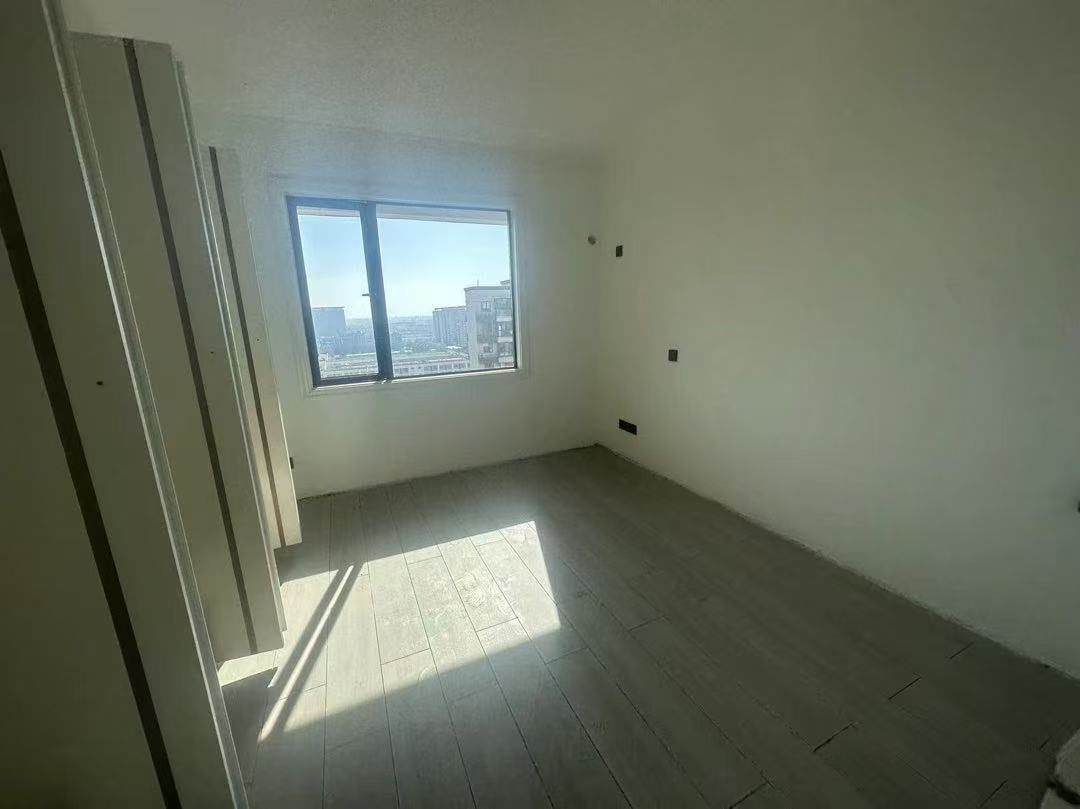 捡漏，城南，荣怀1梯1户，精装4房，小高层，证满二