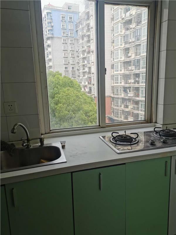 大新路 旁宏運名居拎包入住小戶型步梯好樓層產(chǎn)證齊全