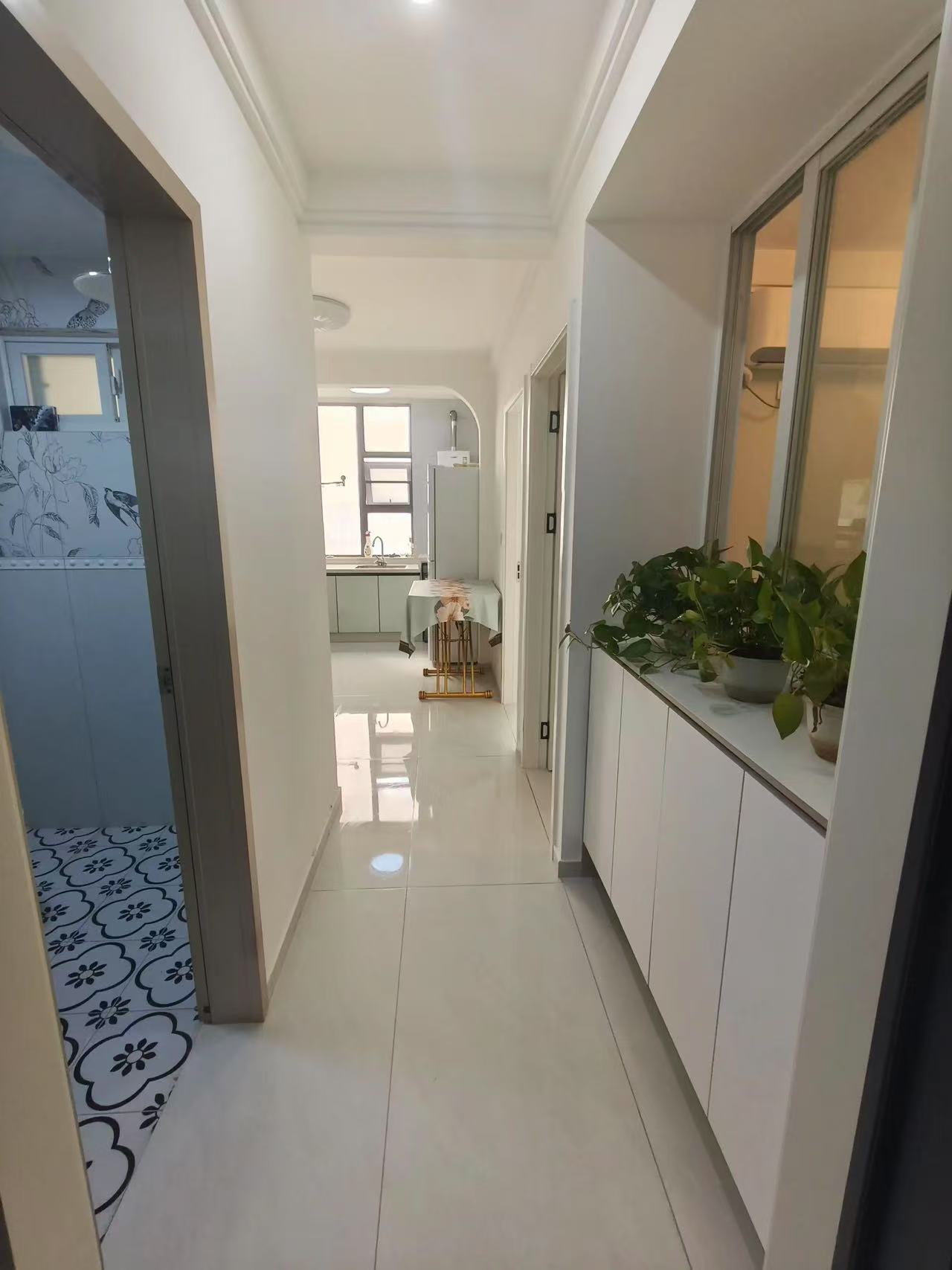 捡漏，商城旁，精装两室一厅，中间好楼层，诚心出售