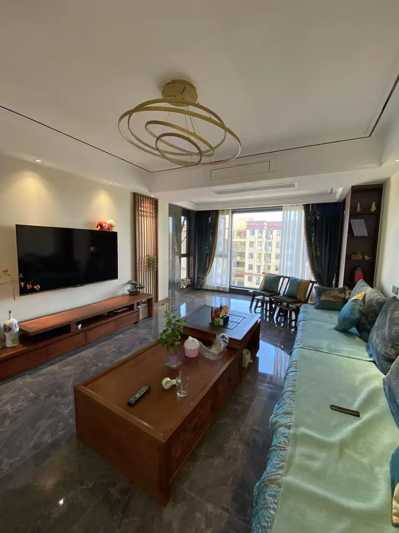 降价了，亏本出，城南，领秀城，凤凰层，东边户，全屋品牌装修，带车位，证满二