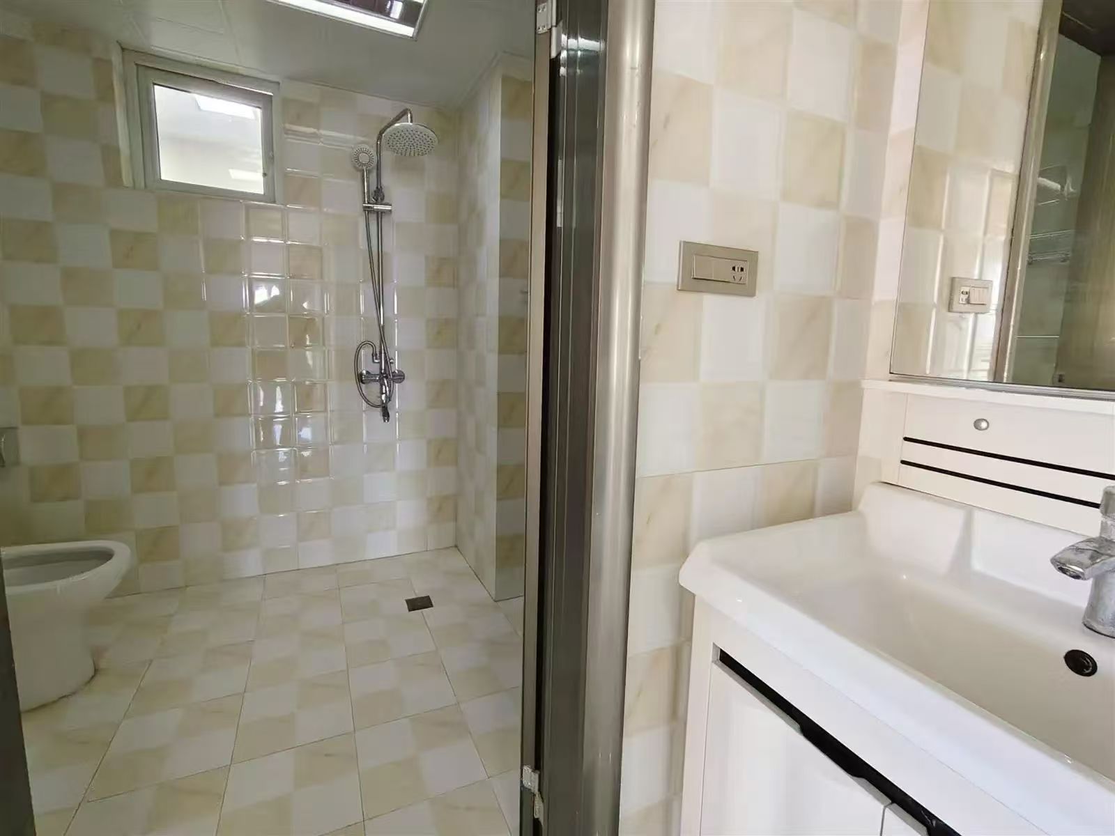 降价了，捡漏，福星城，精装三房两卫，中高层，成色新，大阳台，证满二