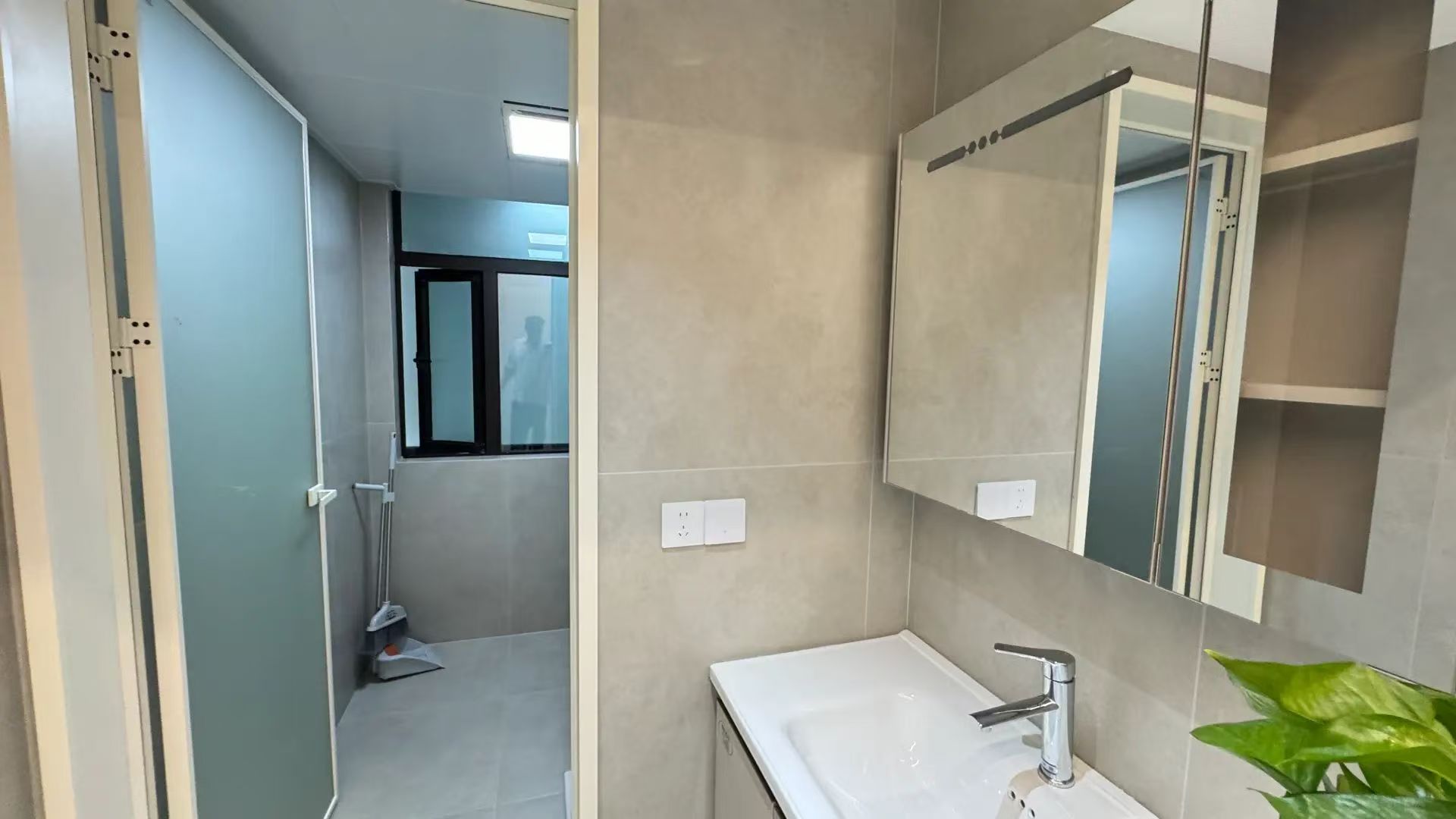 降价了，城南，御湖世家，精装三房两卫，带车位，好楼层，捡漏