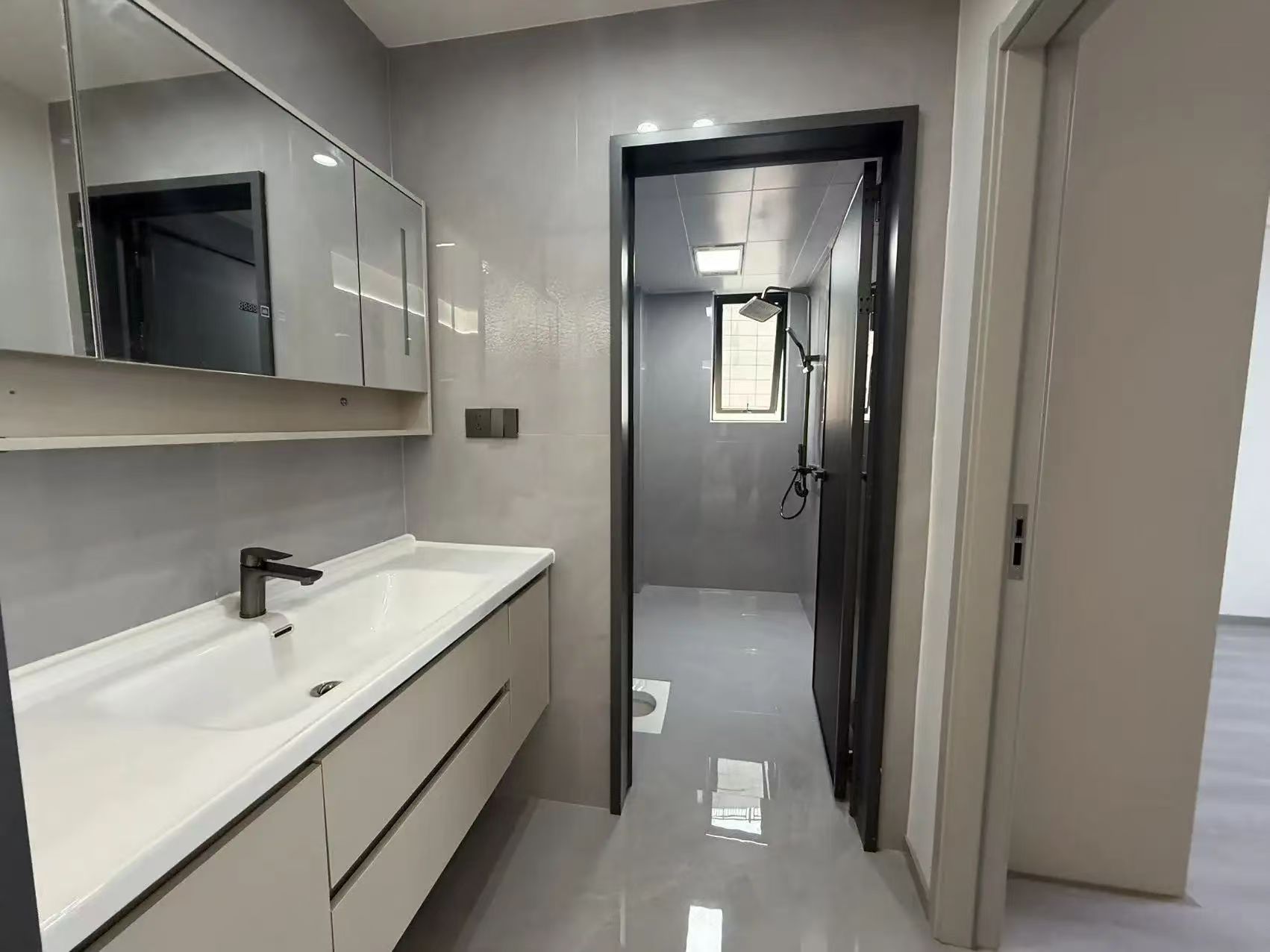 城南，沔街头上，御湖世家湖景房，精装三房，边户，单价5900，带车位