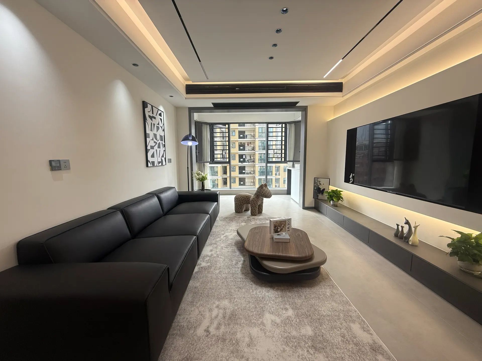 新城壹号-新街，电梯8楼，精装三房两卫，业主诚心卖，价格看中可以谈❗️