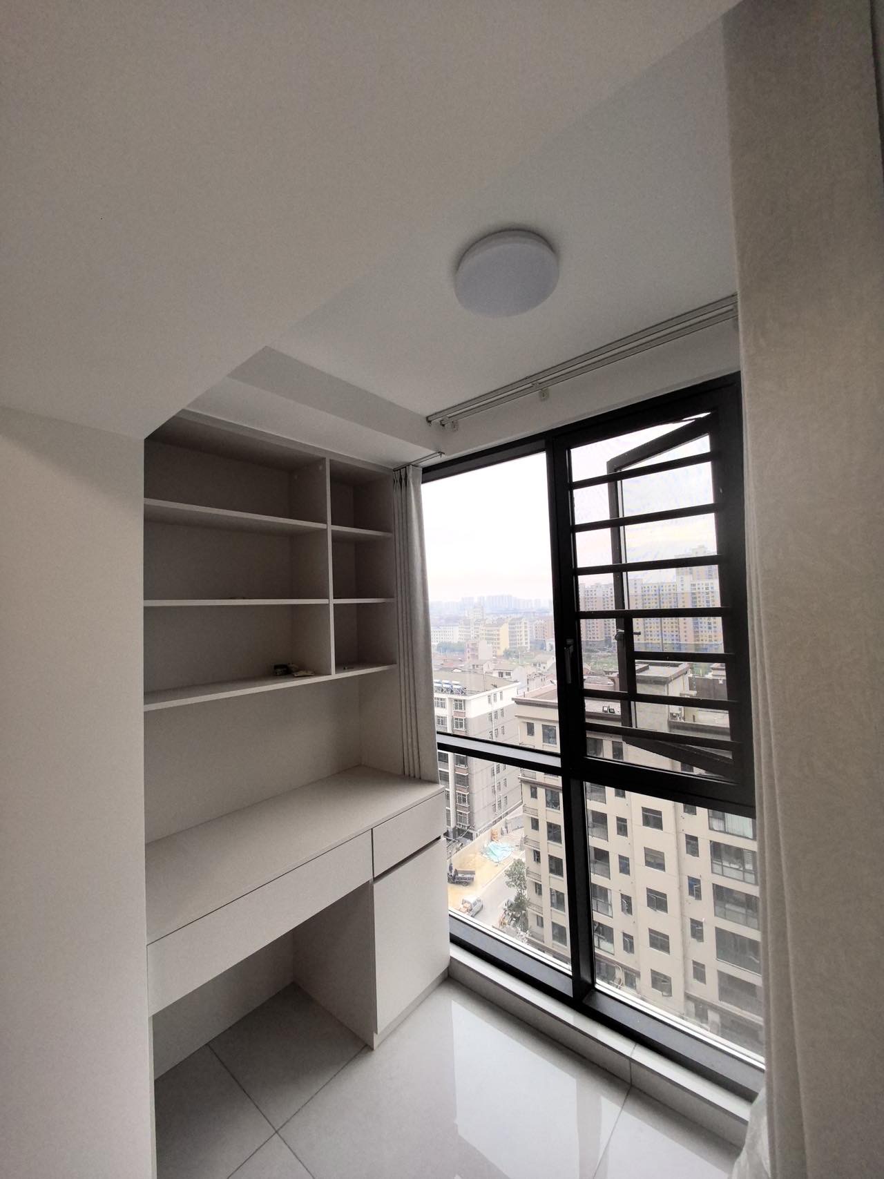 西城名苑2室2厅精装修拎包入住交通便利房东直租