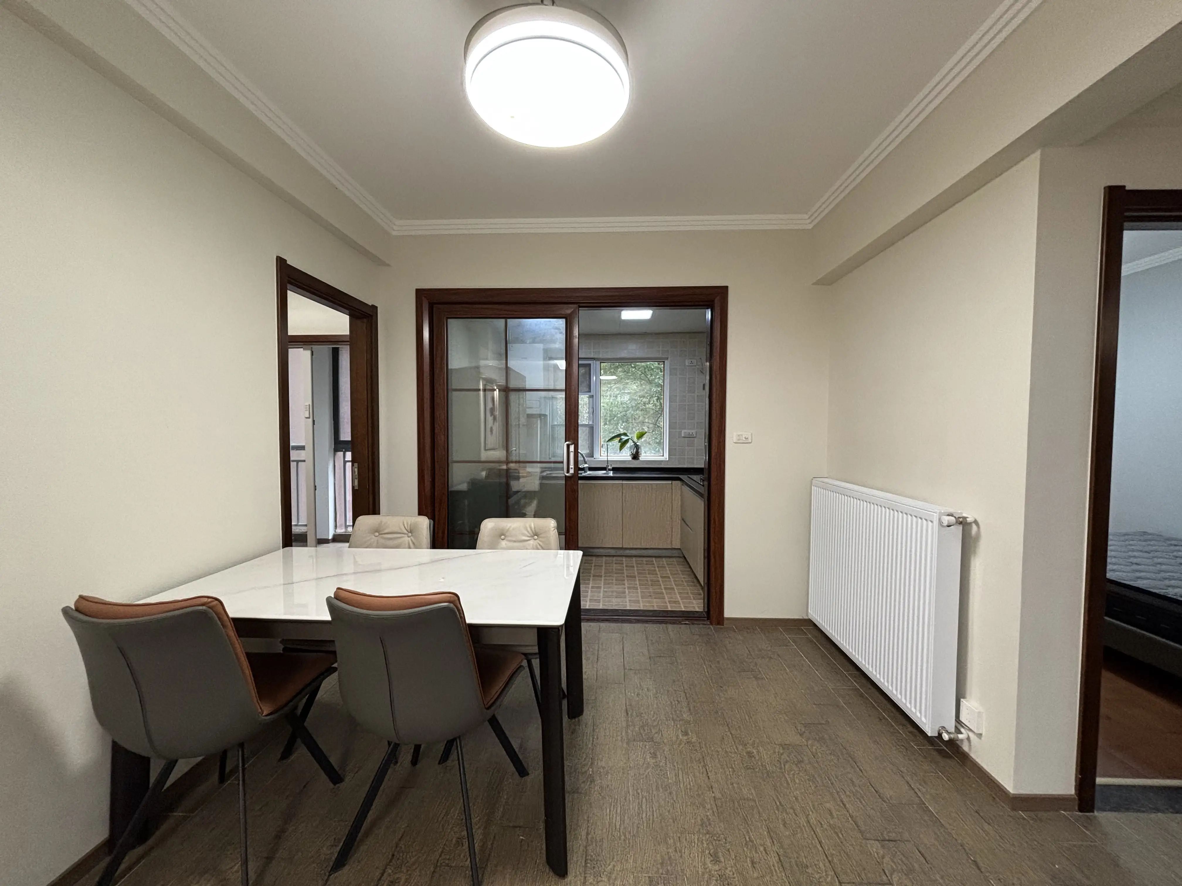 满庭春，边户小高层，精装三房，全屋品牌家具带暖气，单价4千多