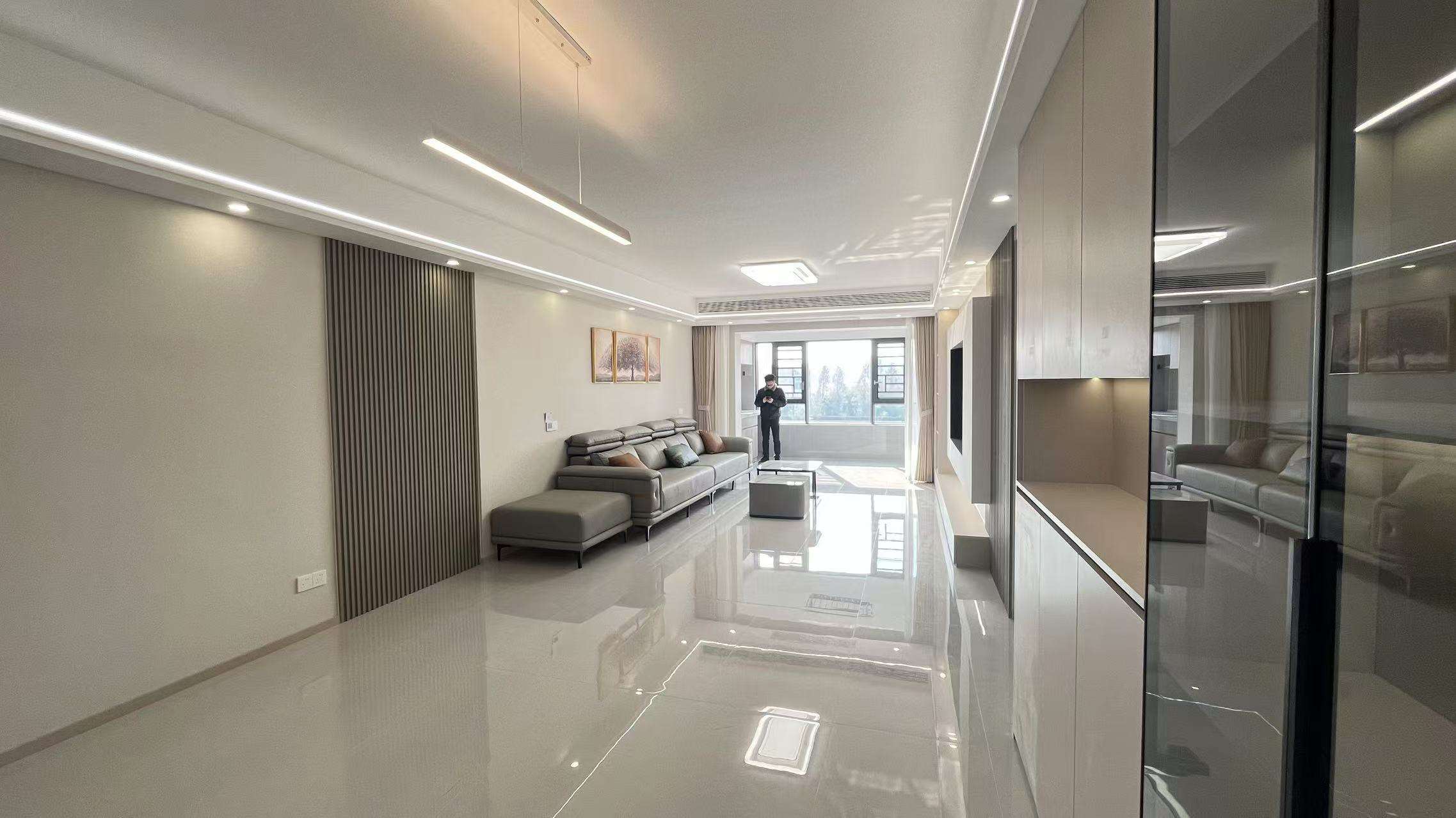 元泰未来城3室2厅2卫全新精装修户型朝方正性价比特别高!