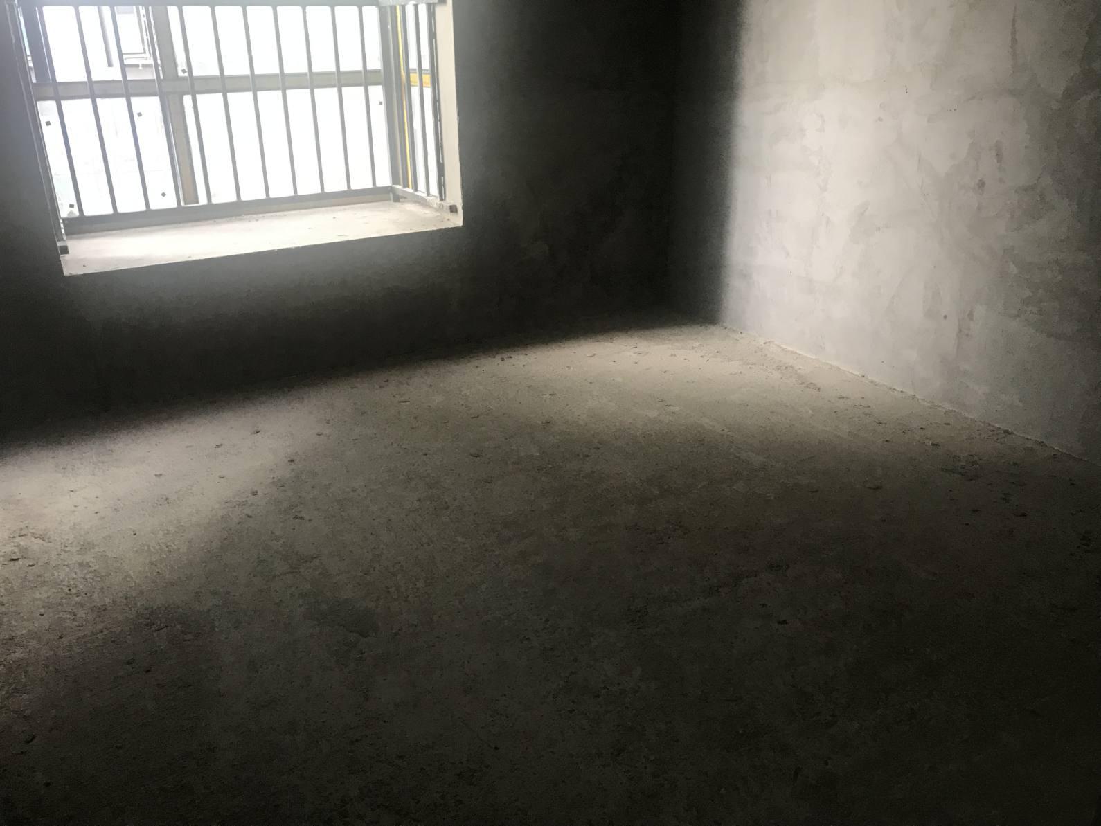 元泰未來城c區(qū)毛坯四房超大陽臺南北通透戶型方正
