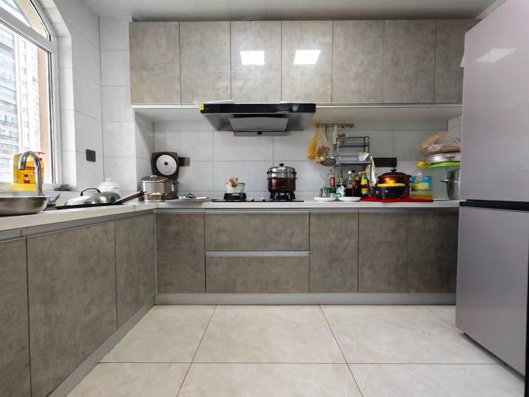 锦绣瑞园，精装三房，电梯小高层，1梯2户，证满二