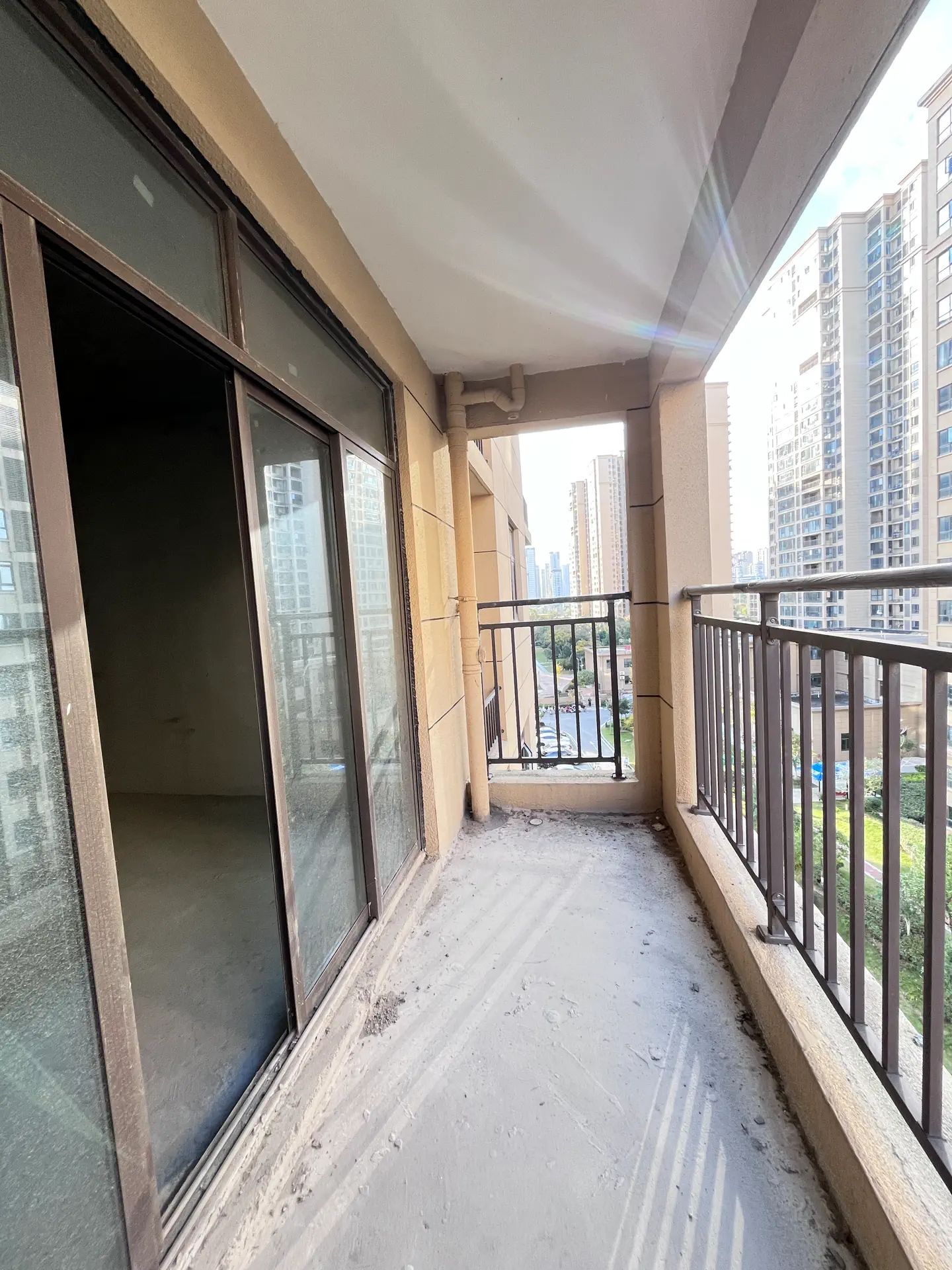 沔阳清华园，小高层，中间好楼层，边户，南北通透，证满二