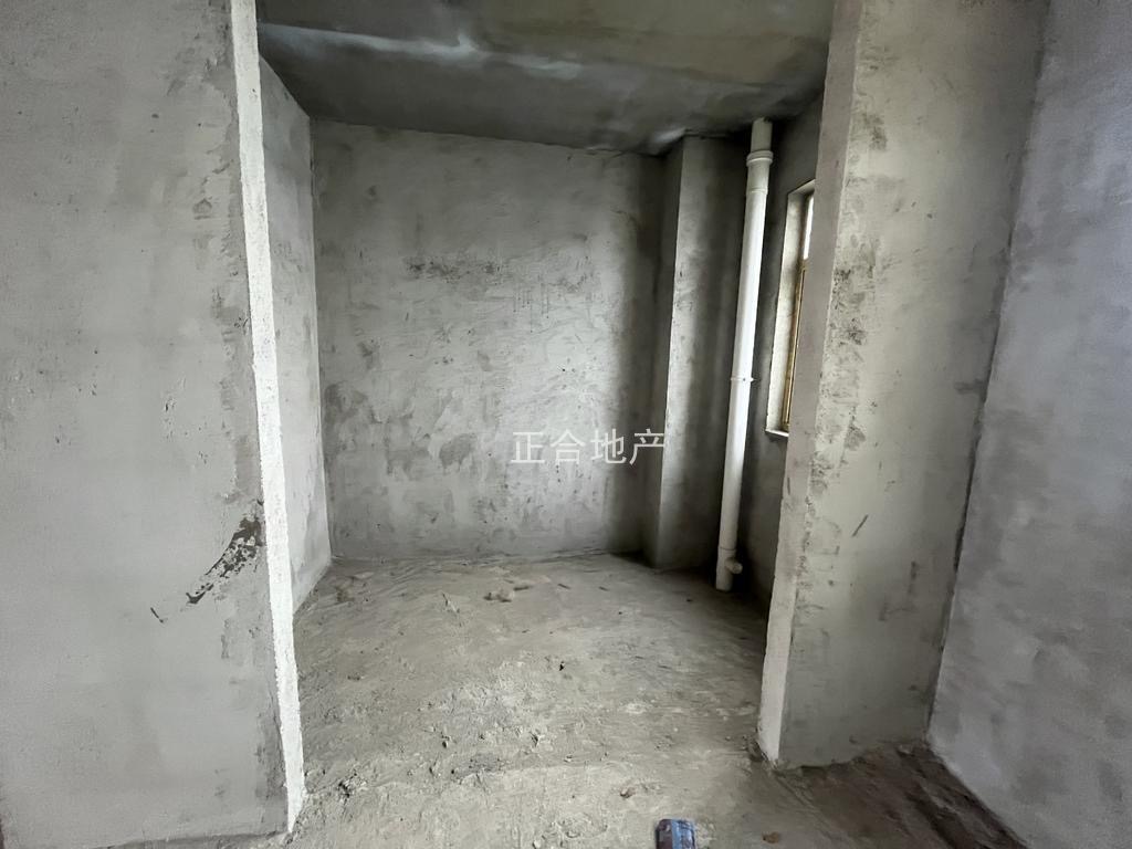 城南，毅腾南城郡，一口价60万送车位，单价4950，新二中，证满二