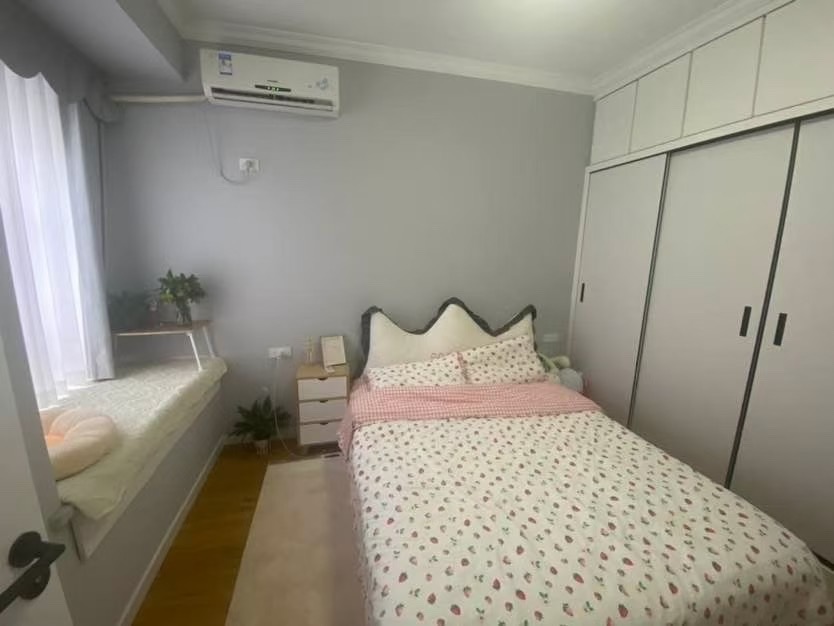 业主急卖，元泰三中旁，电梯小高层，9.5成新！家具家电全送❗拎包入住