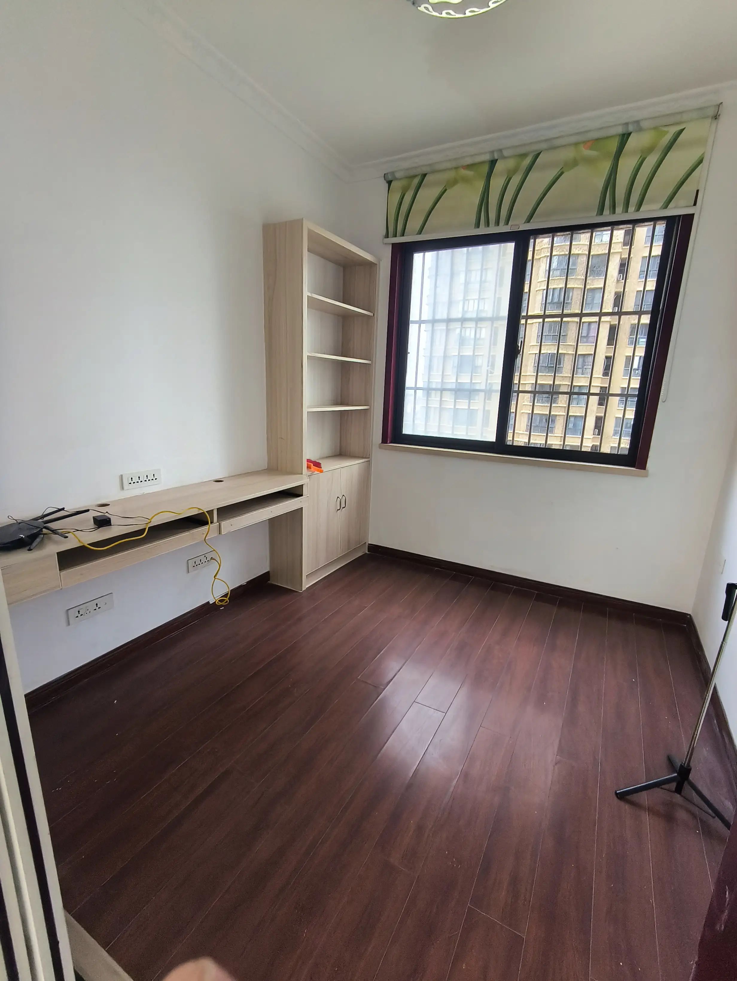 业主急售，公园世家，精装三房，中间楼层，四中，户型好