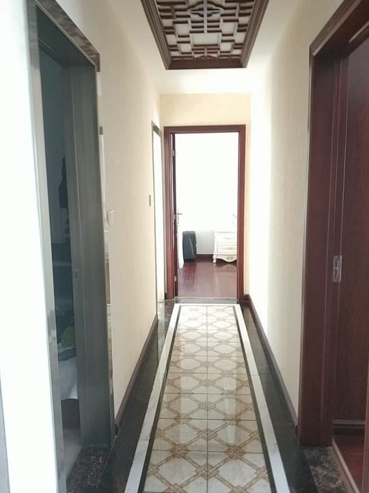 實(shí)驗(yàn)二小旁電梯中間樓層南北通透彩光好家電全送