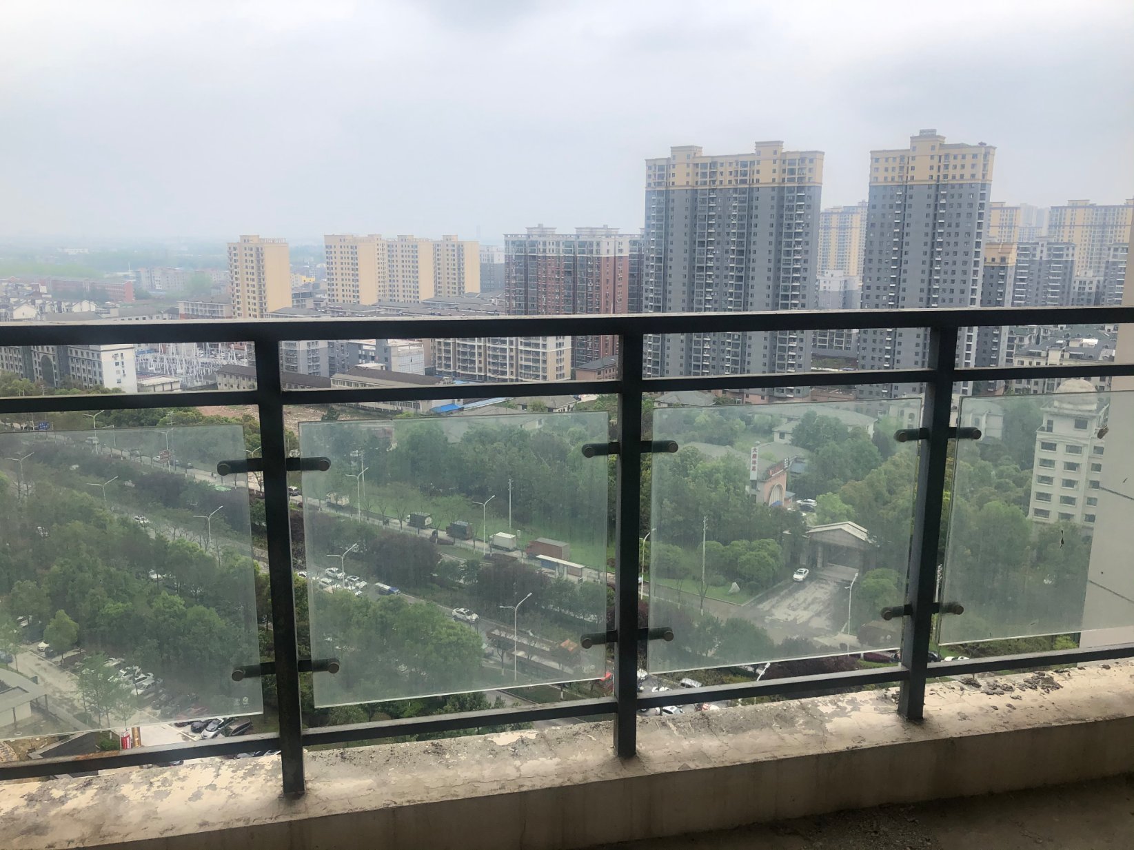 福星城 毛坯好戶型 3是2廳2衛(wèi) 證滿2 樓層好