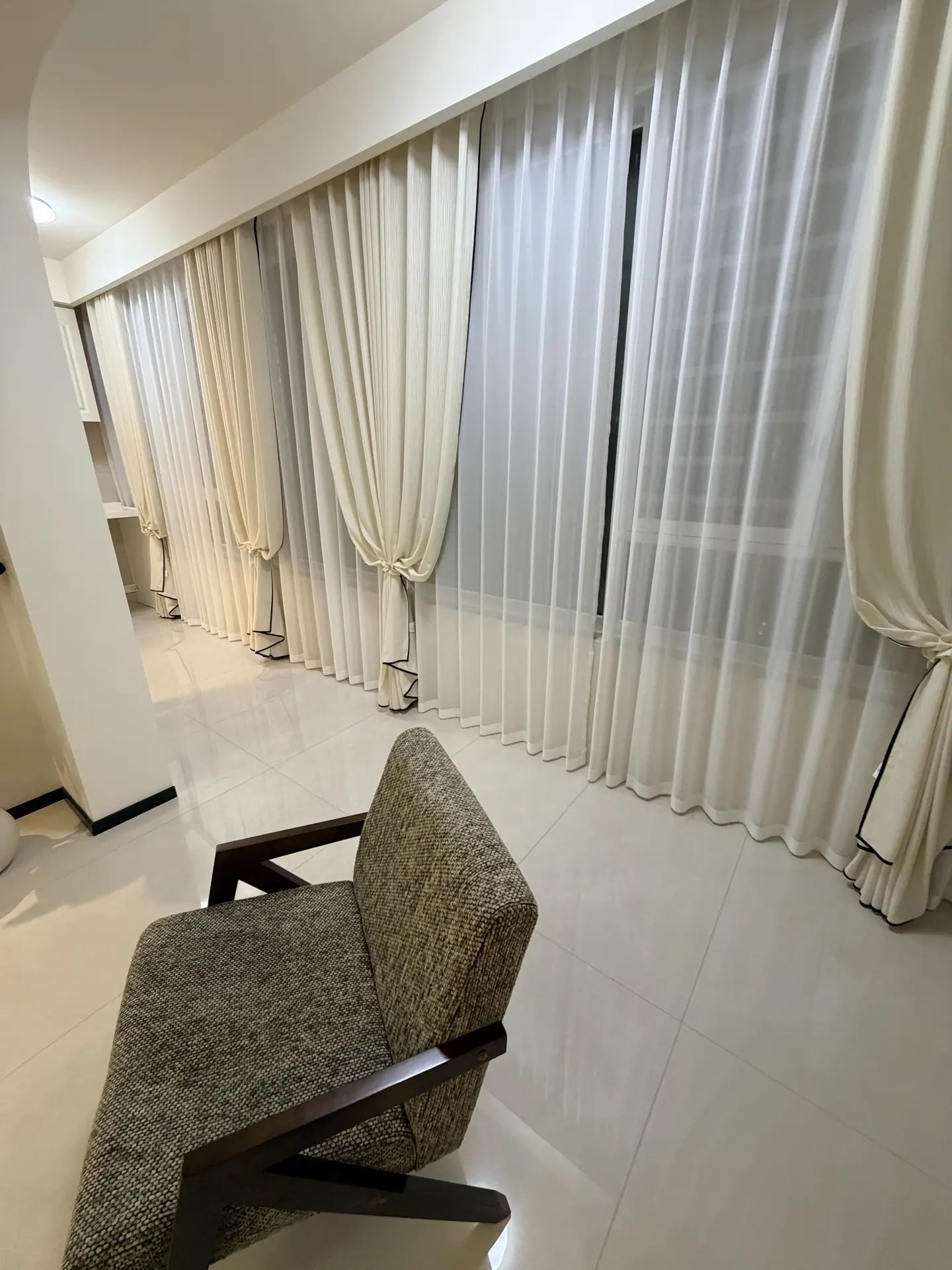 城南，吾悦旁，元泰未来城C区，电梯好楼层，全新精装大三房二卫，证满二轻法式风单价6000