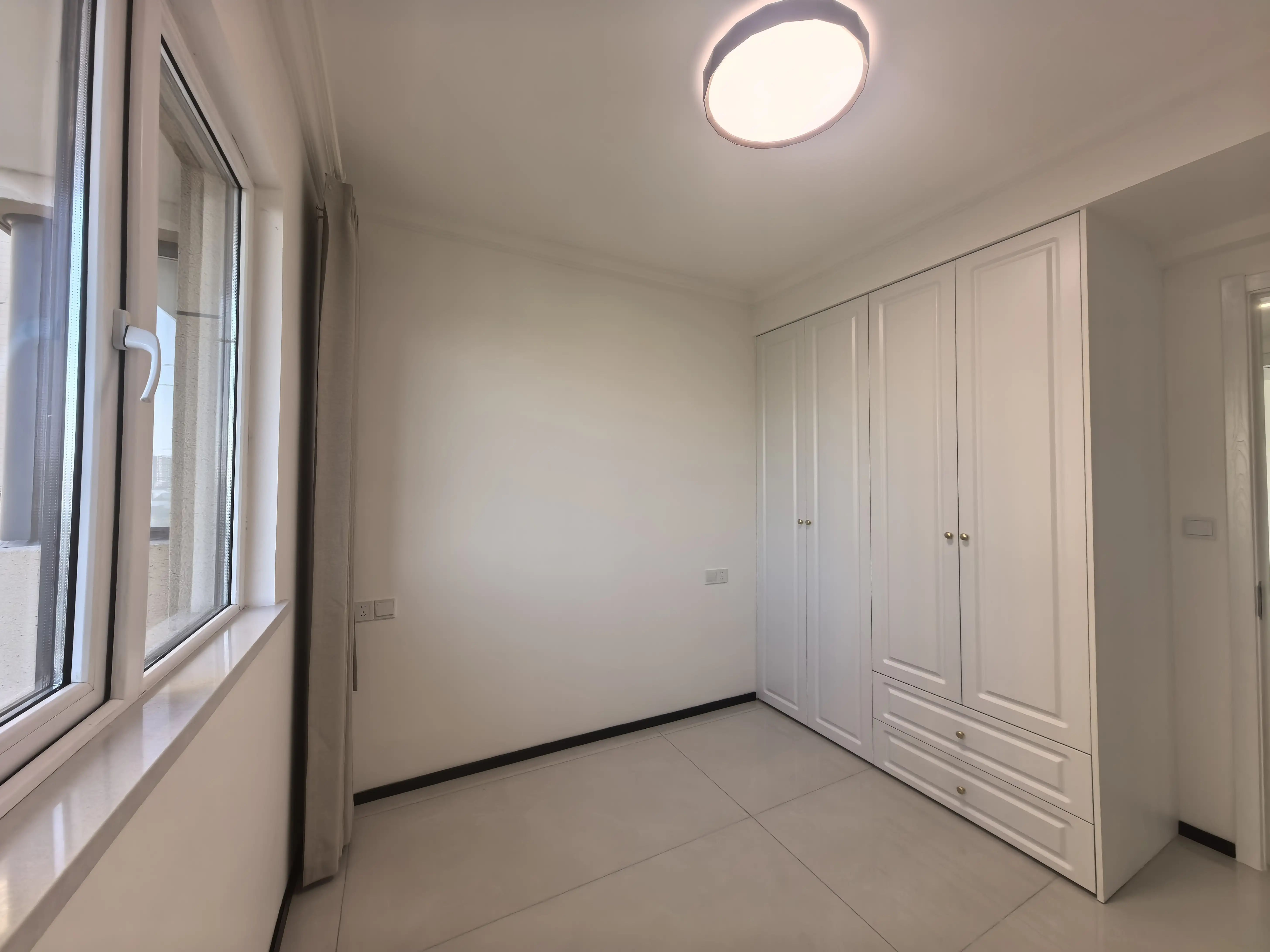 诚心出售，满庭春，精装三房，南北通透双阳台，边户，法式风格，价格好谈