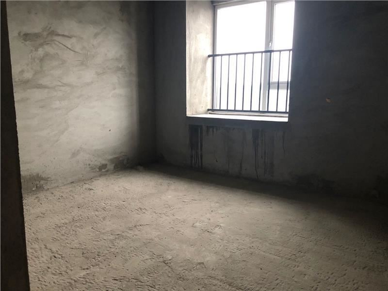 仙桃 旁滿庭春大三房送入戶花園毛坯 看房