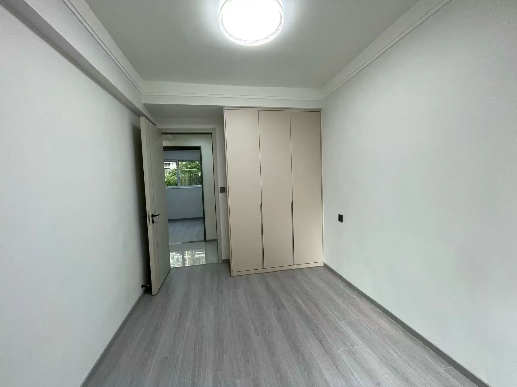 降价了，捡漏，和合国际，全新装修，精装大四房，证满二，诚心出售