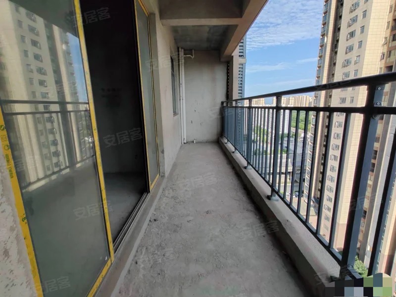 城南，元泰未来城C区，中间好楼层，单价4500，三开间朝南，证满二