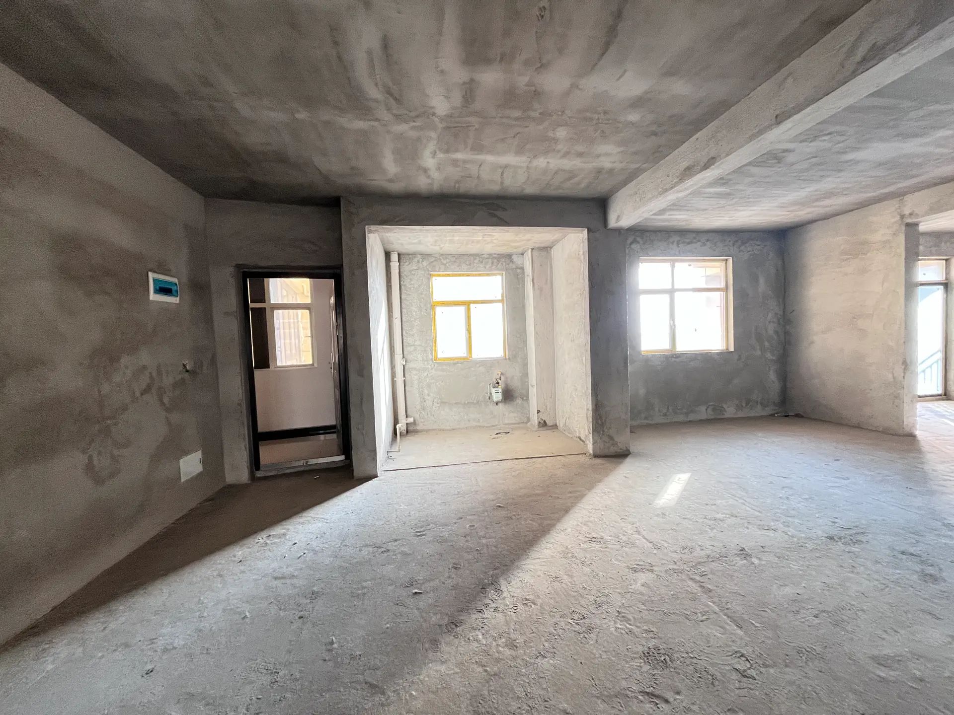 沔阳清华园，小高层，中间好楼层，边户，南北通透，证满二