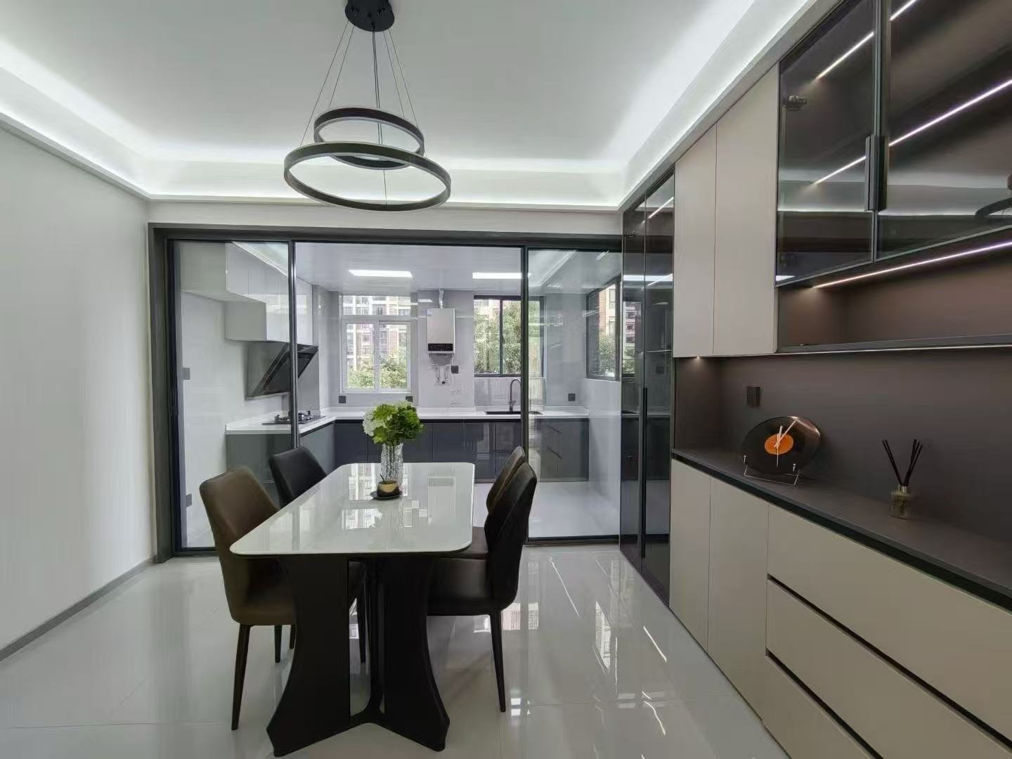 降价了，捡漏，和合国际，全新装修，精装大四房，证满二，诚心出售