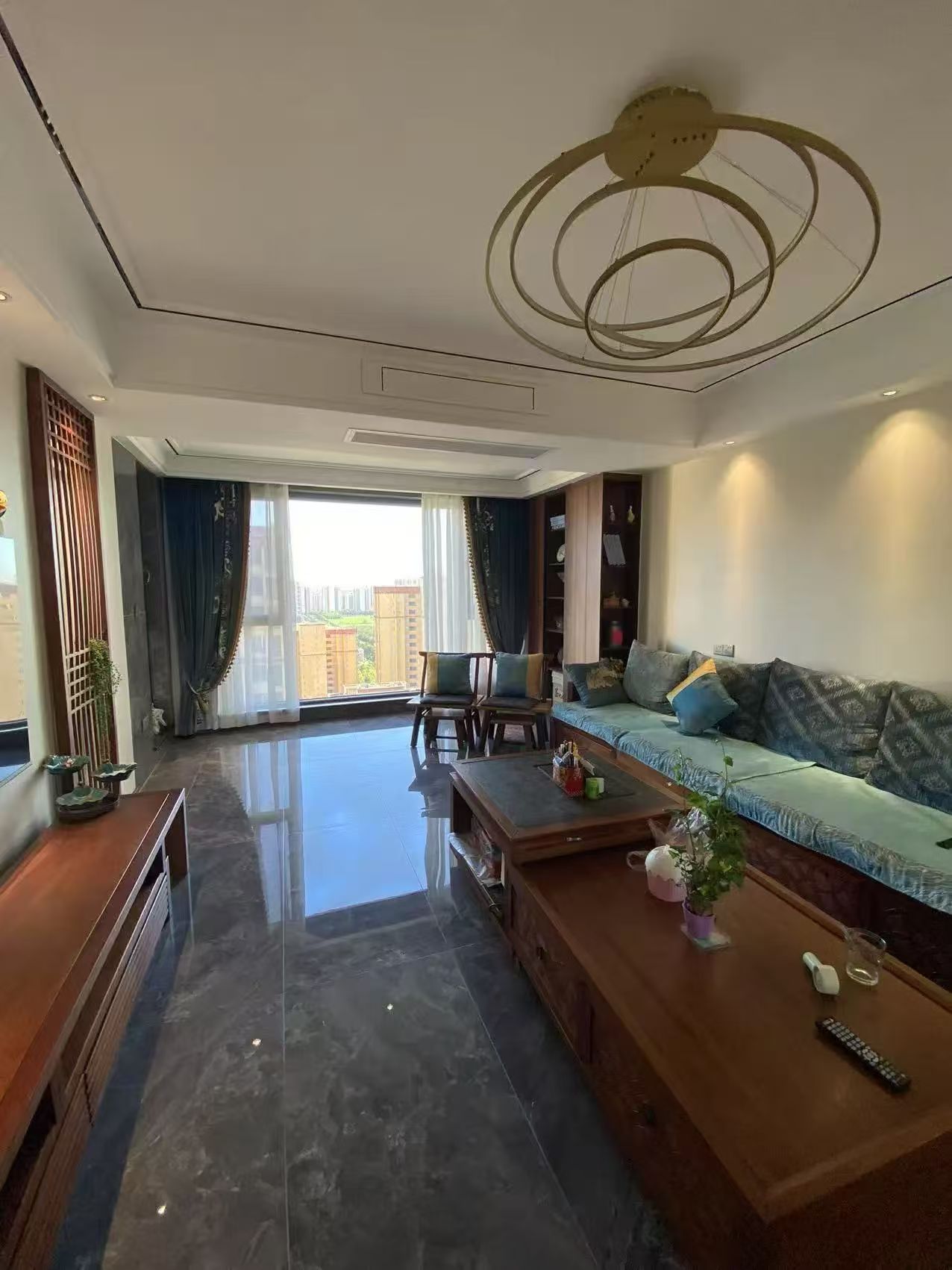 降价了，亏本出，城南，领秀城，凤凰层，东边户，全屋品牌装修，带车位，证满二