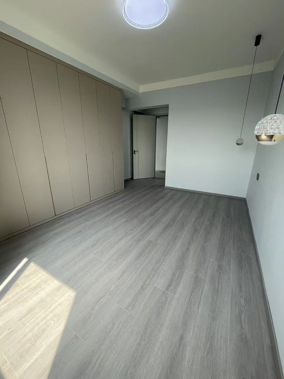 城南地段福星城3室2厅2卫精装修家具家电齐全优价出售！