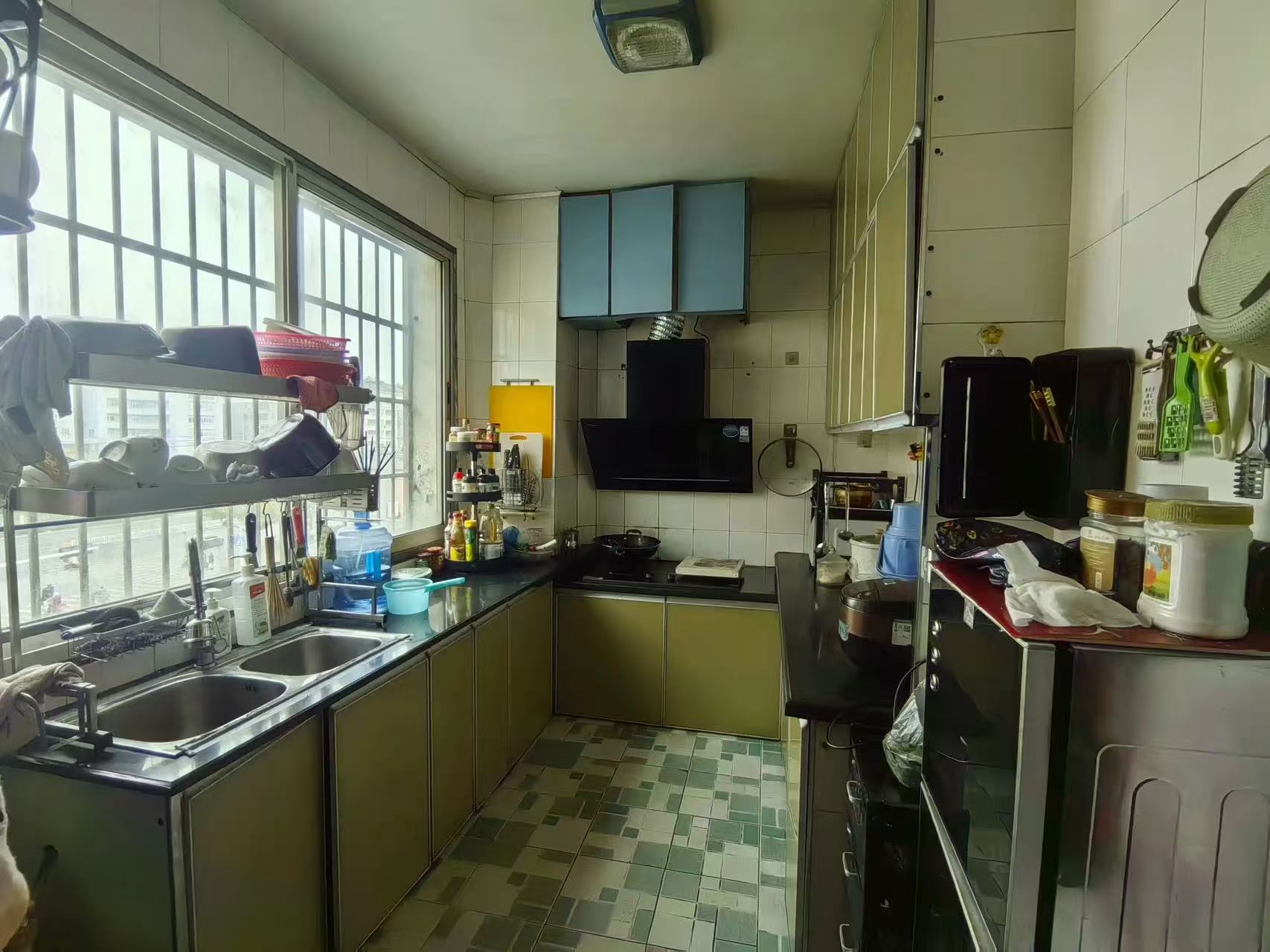 捡漏，城西，徳政园，步梯好楼层4楼，精装3房2卫