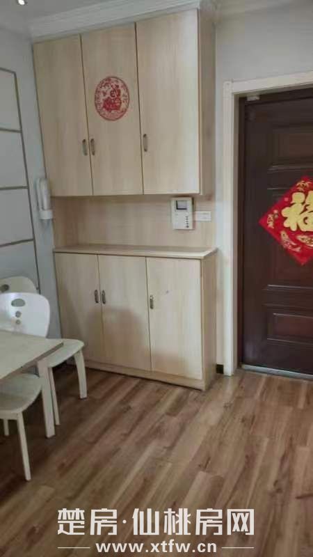 中央華府9層2室2廳9層電梯房出租