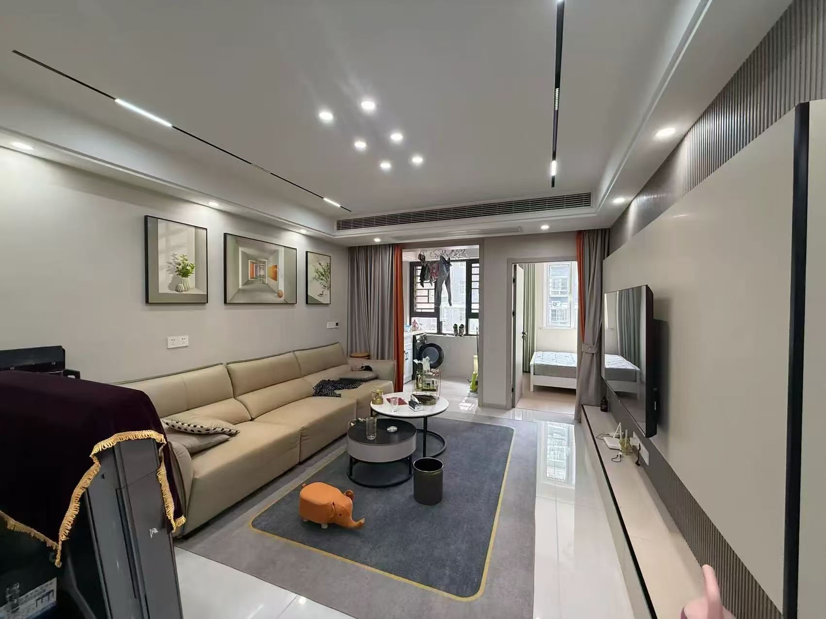 捡漏，新城1号对面，新城花园，精装三房，成色非常新，证满二