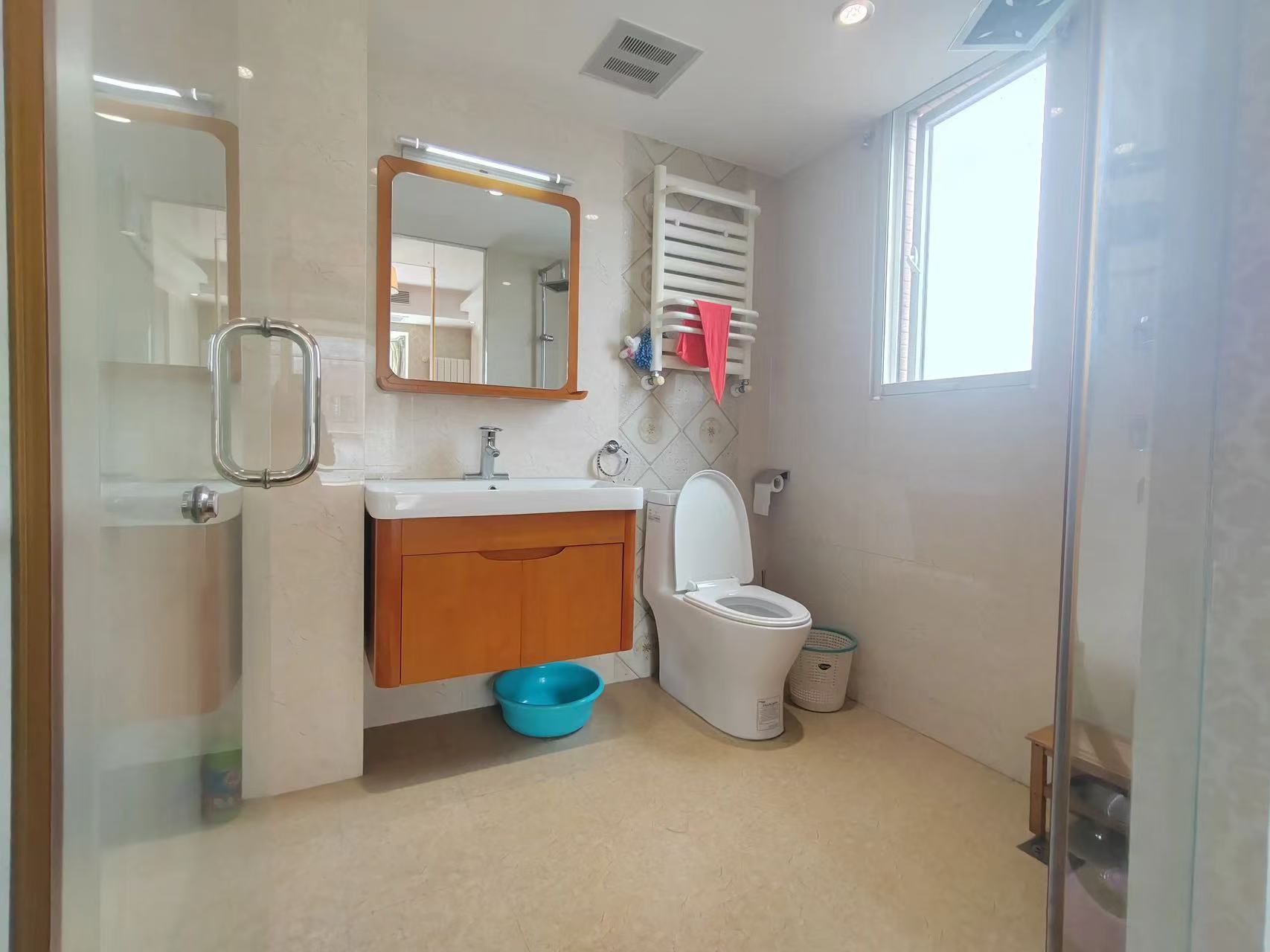 城南，紫金城，全屋品牌家具，带暖气片。单价4千多，好楼层，证满二