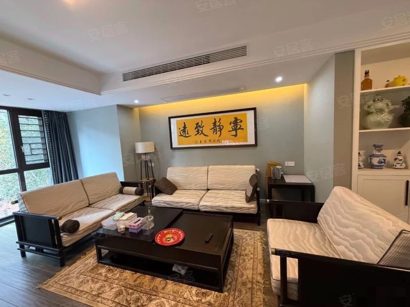 急售，城西，绿地香格里拉复式，豪装四房，带阳光房花园和车位，南北通透，单价不到4800，满两年