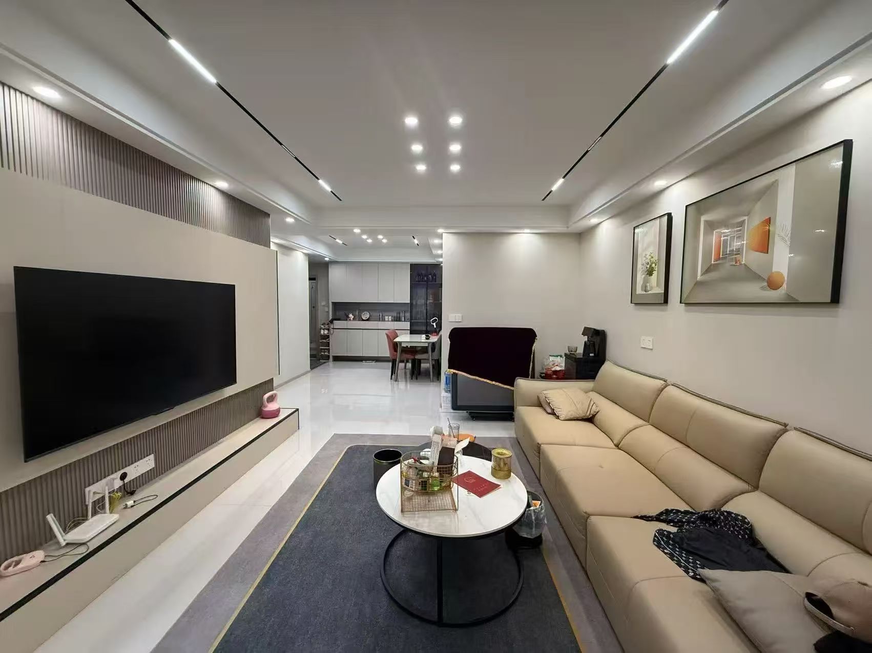 捡漏，新城1号对面，新城花园，精装三房，成色非常新，证满二