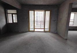 新三中元泰未來城毛坯大三房電梯好樓層采光視野到位，大陽臺