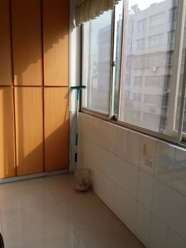 車站附近.工商銀行小區(qū)三房兩廳兩衛(wèi)兩證齊全無中介費(fèi)