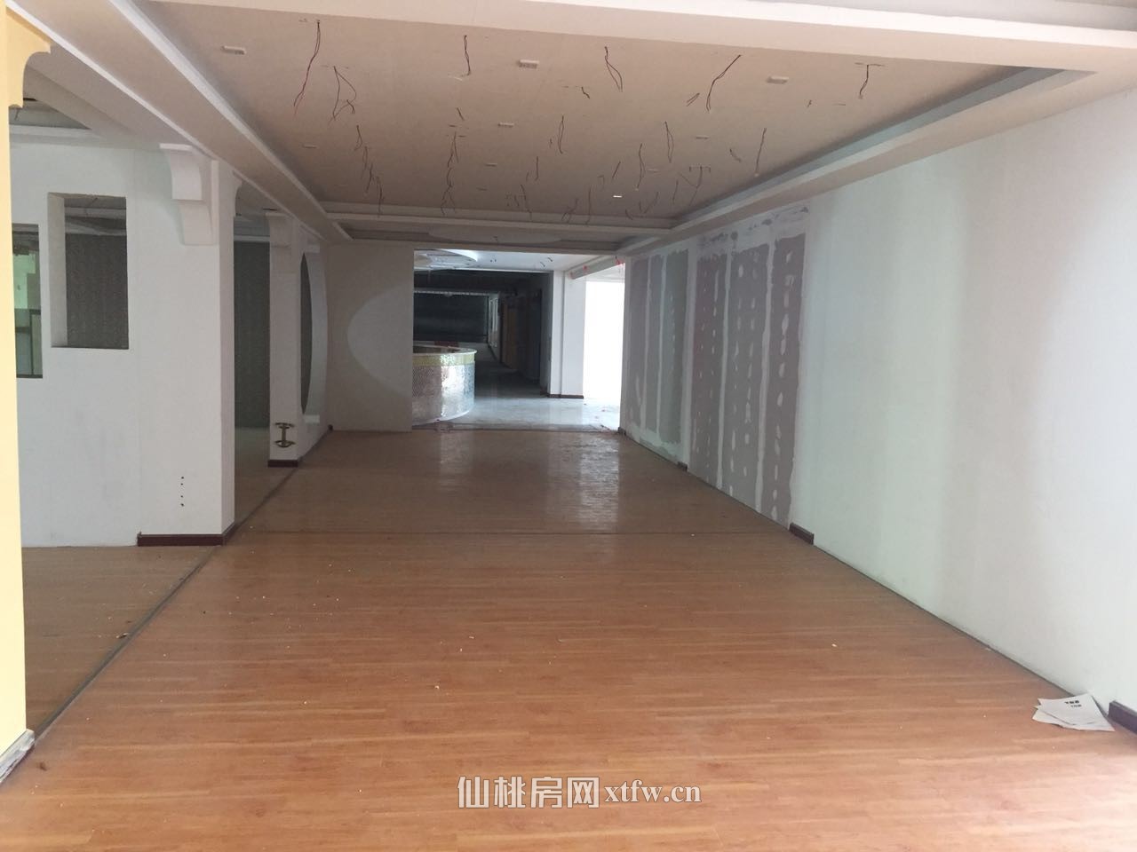 恒迪建材二期二楼门栋1500㎡出租（整体.分段出租均可）