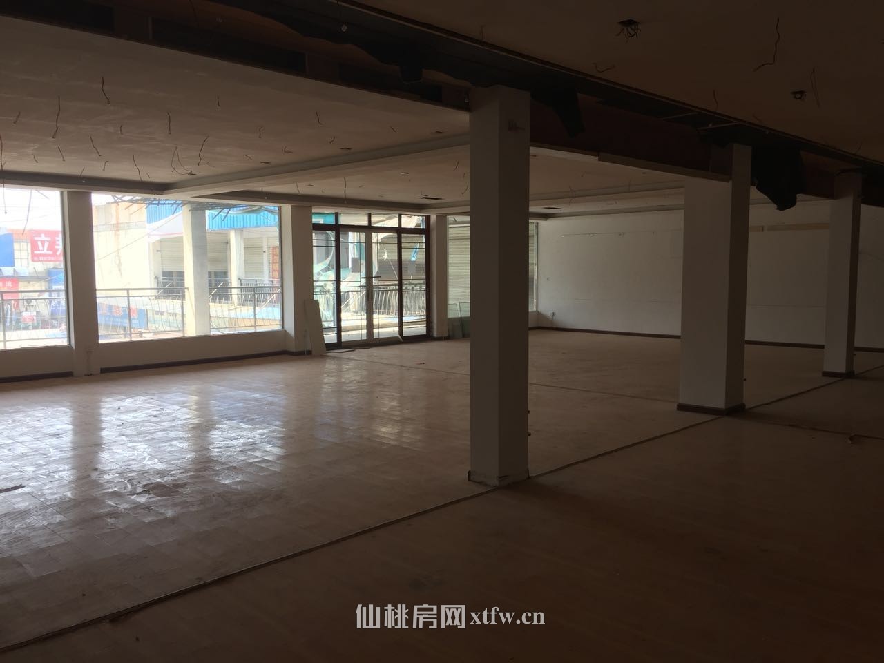 恒迪建材二期二楼门栋1500㎡出租（整体.分段出租均可）