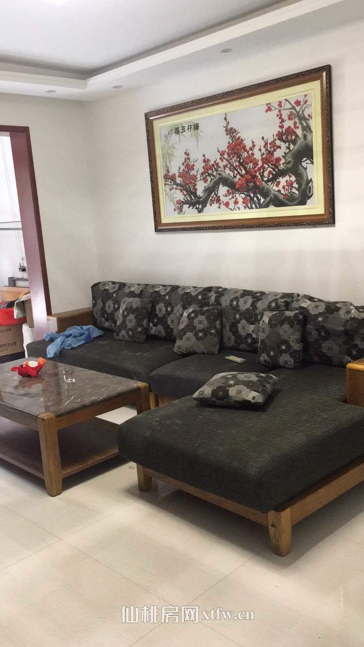 翰林公館，一中對面 房坐北朝南