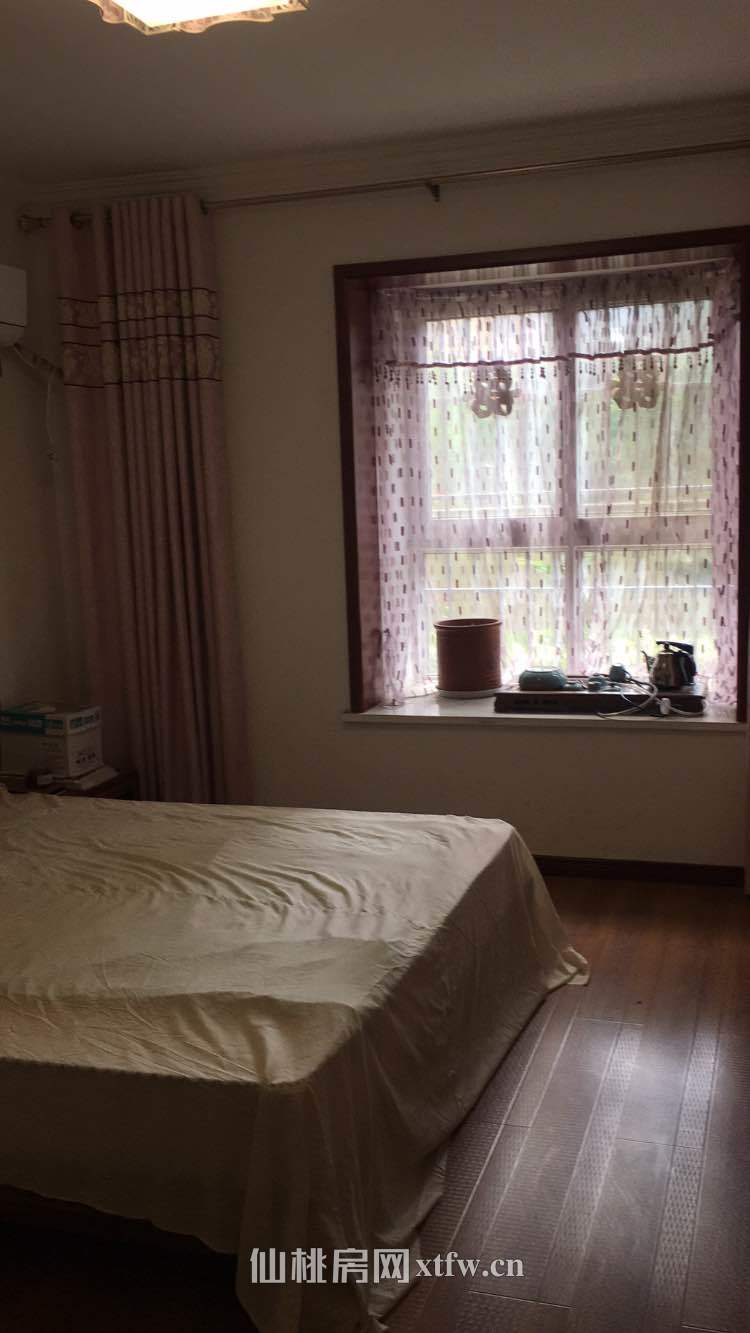 翰林公館，一中對面 房坐北朝南