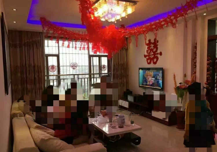 小南税务局三室两厅两卫拎包入住（一楼仓库另行商议）