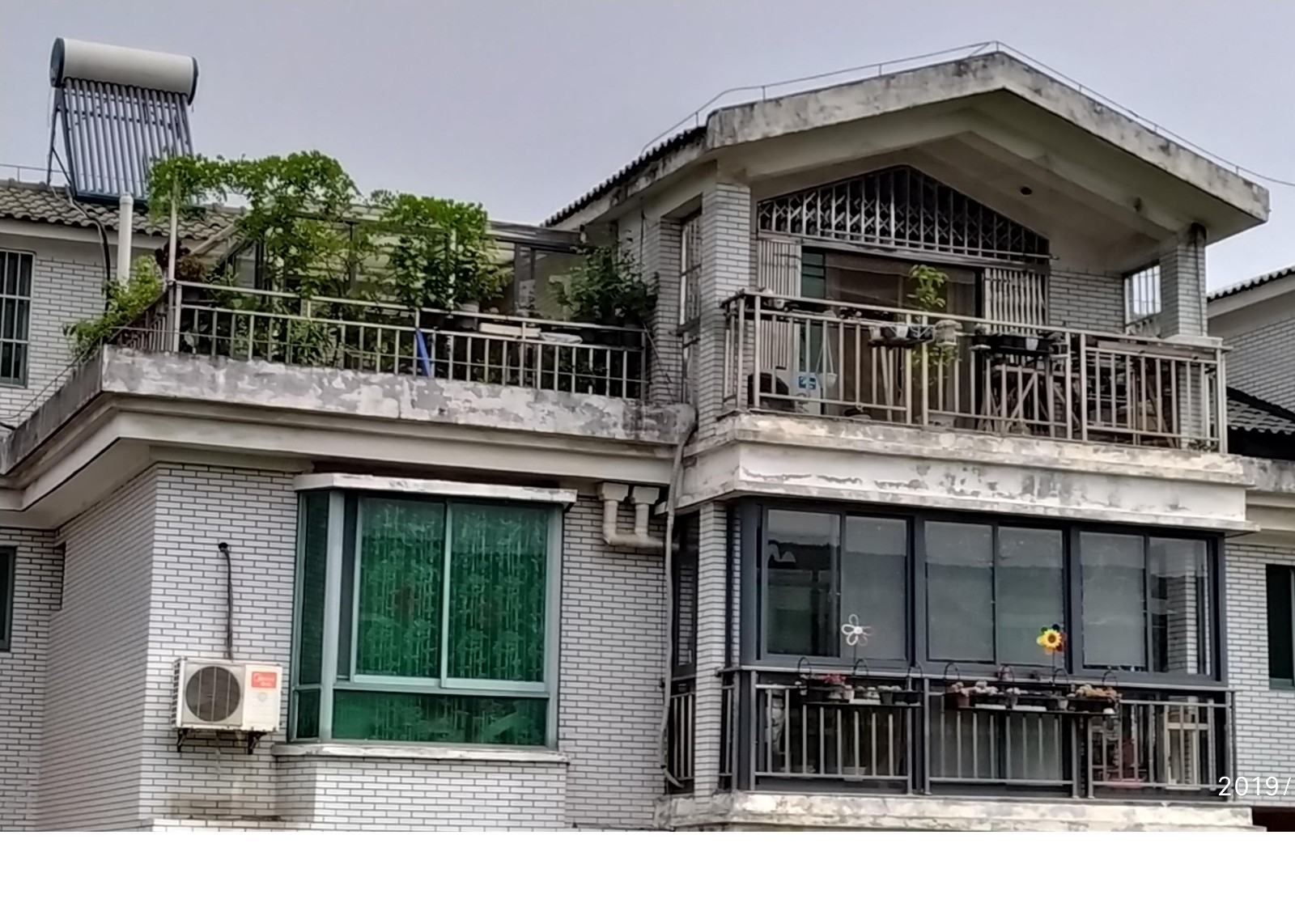 青青家園復(fù)式樓送15平陽(yáng)光房