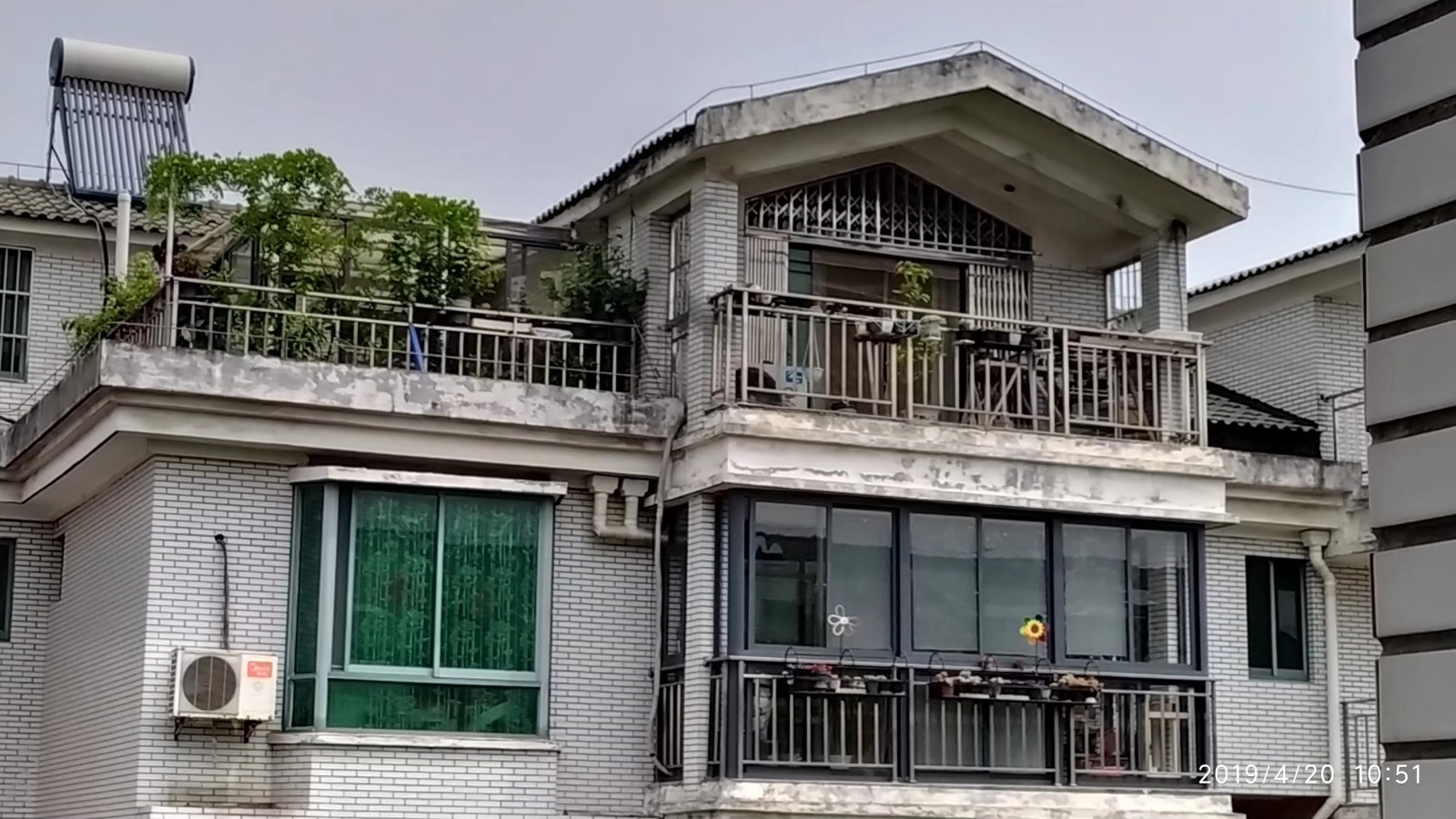 青青家園復(fù)式樓送15平陽(yáng)光房